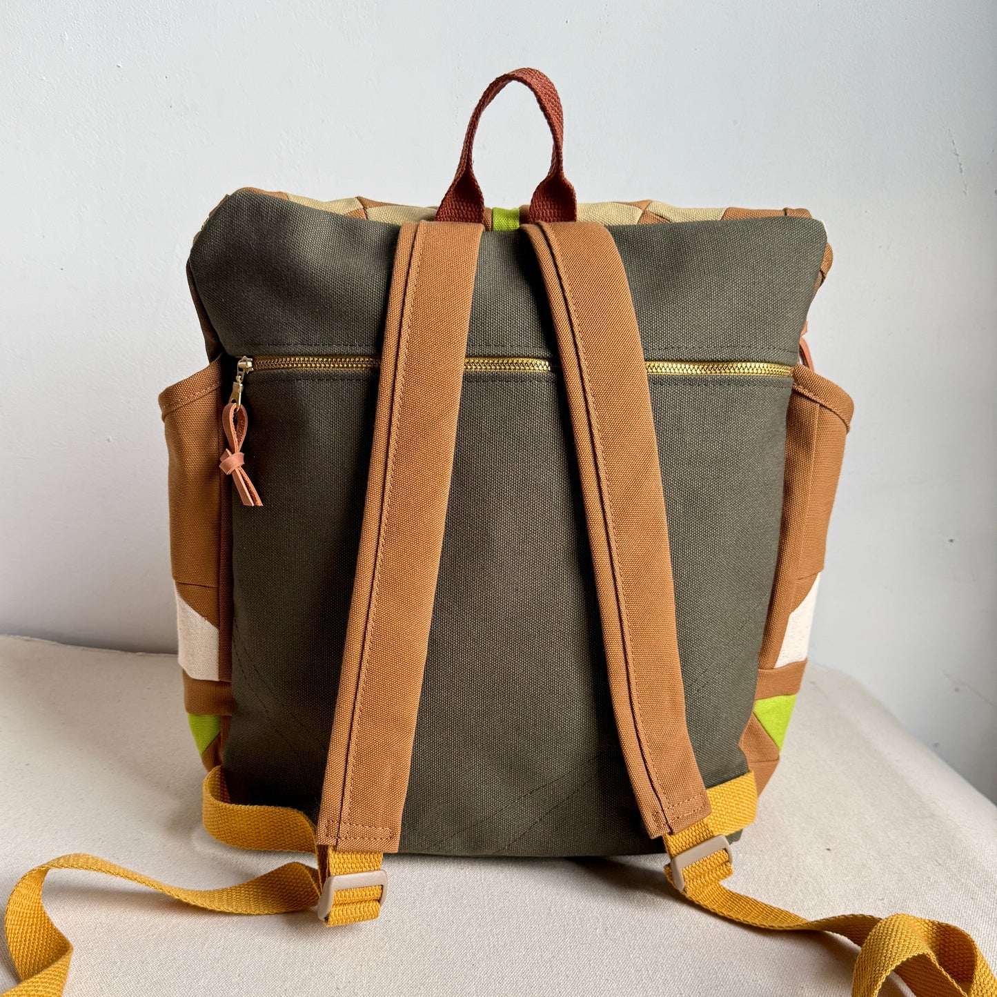 **PRE-ORDER** Roomier Backpack with side pockets, Honey + Caramel with Daisies