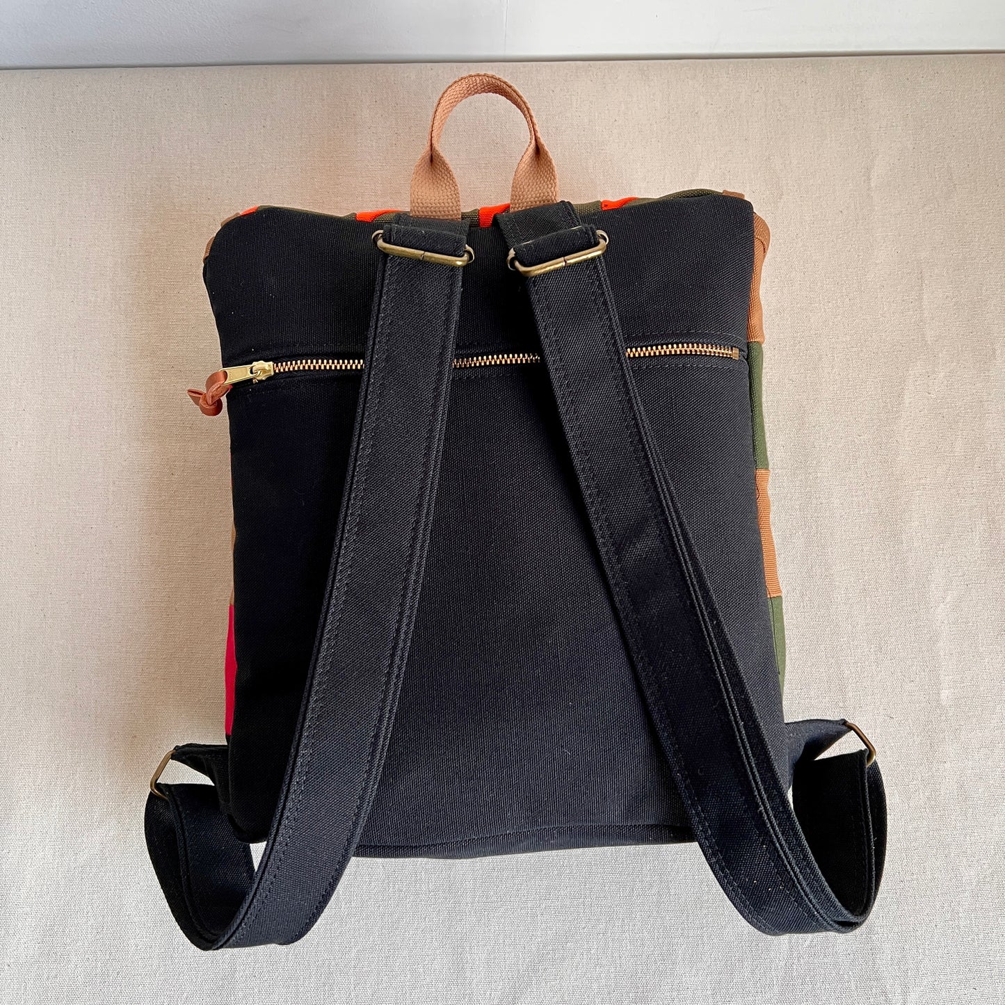 checkberoard backpack, black + mushroom