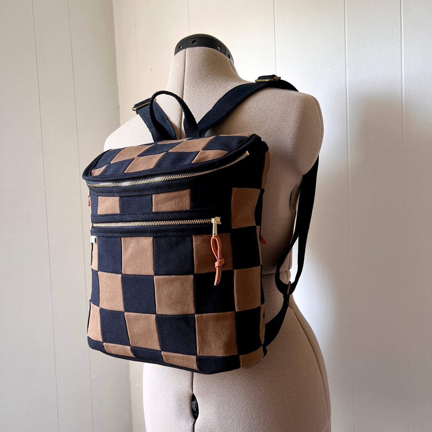 checkberoard backpack, black + mushroom