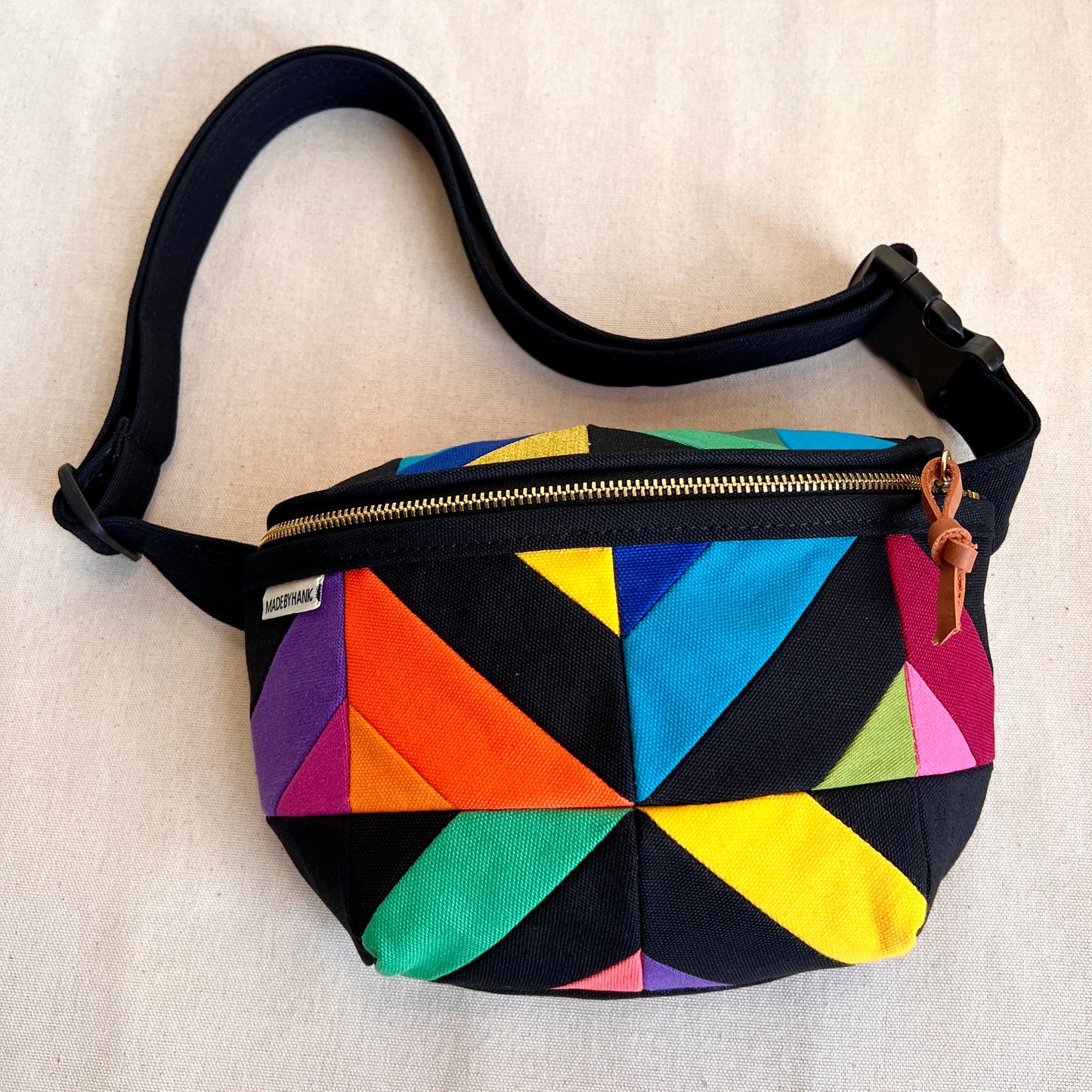 kaleidoscope fanny bag, extra bright rainbow-ish (black)