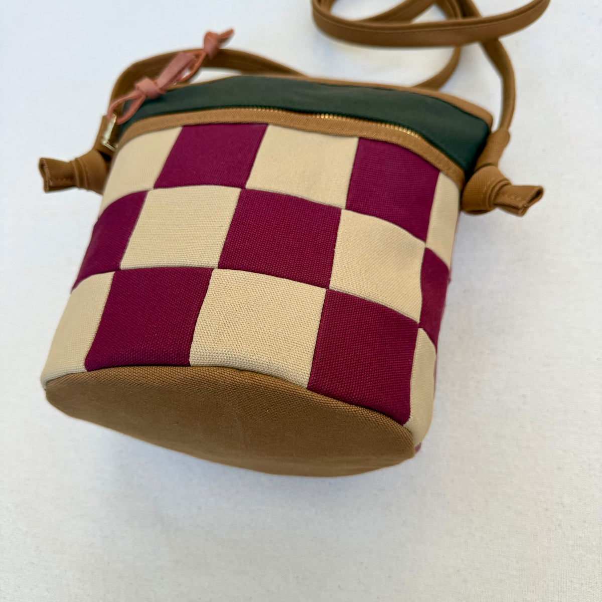 The Emmy Crossbody, pieced work tulip in mauve with flamingo pink and celery