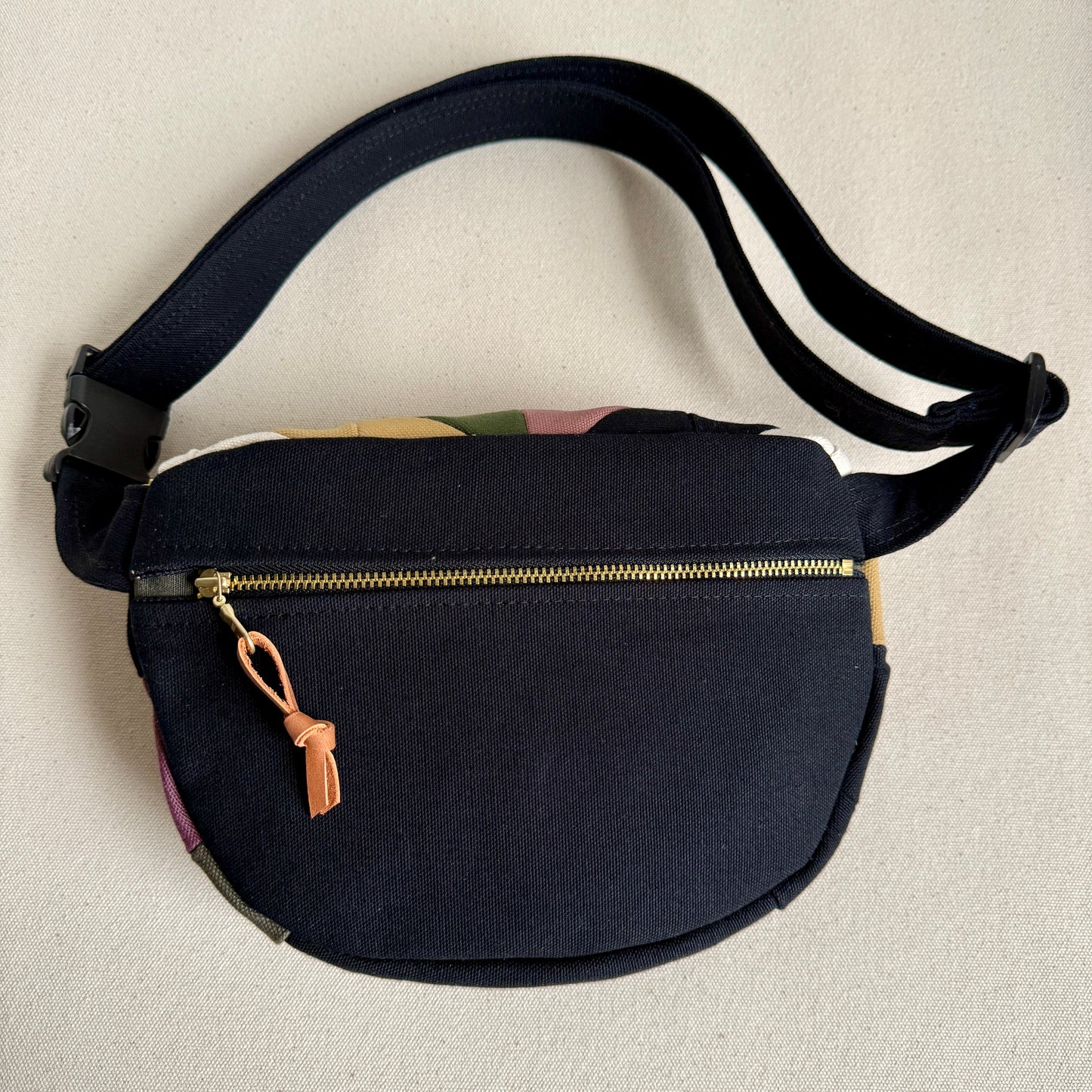 pinwheel star fanny bag, natural with mauve/black/forest/steel/honey/pink