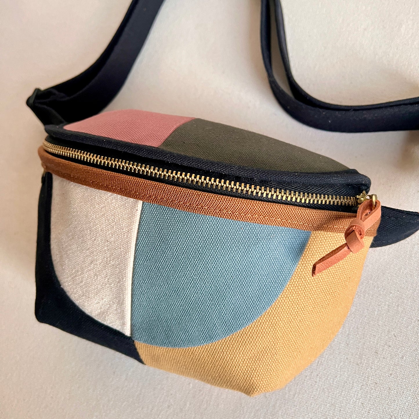 color block fanny bag, natural/honey/caramel/black/forest/mauve/steel blue