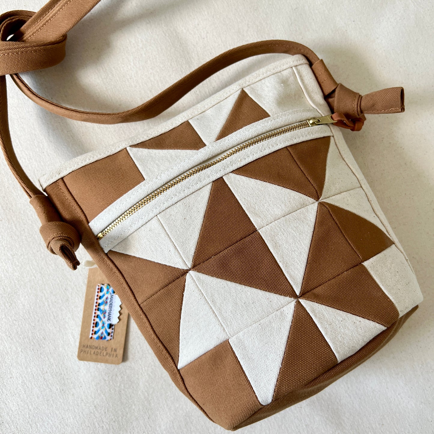 midi size bucket bag, caramel+natural/steel+forest