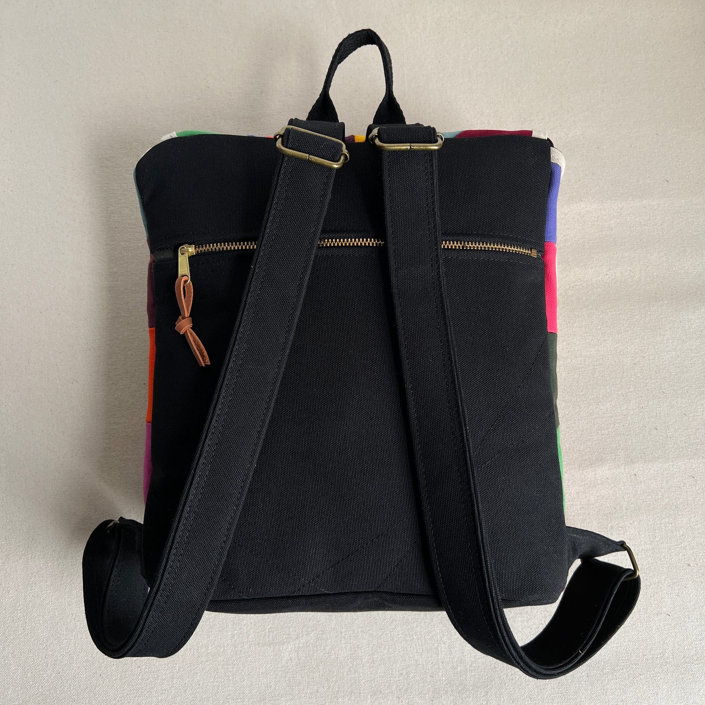 diamond center geometric backpack, natural with multi