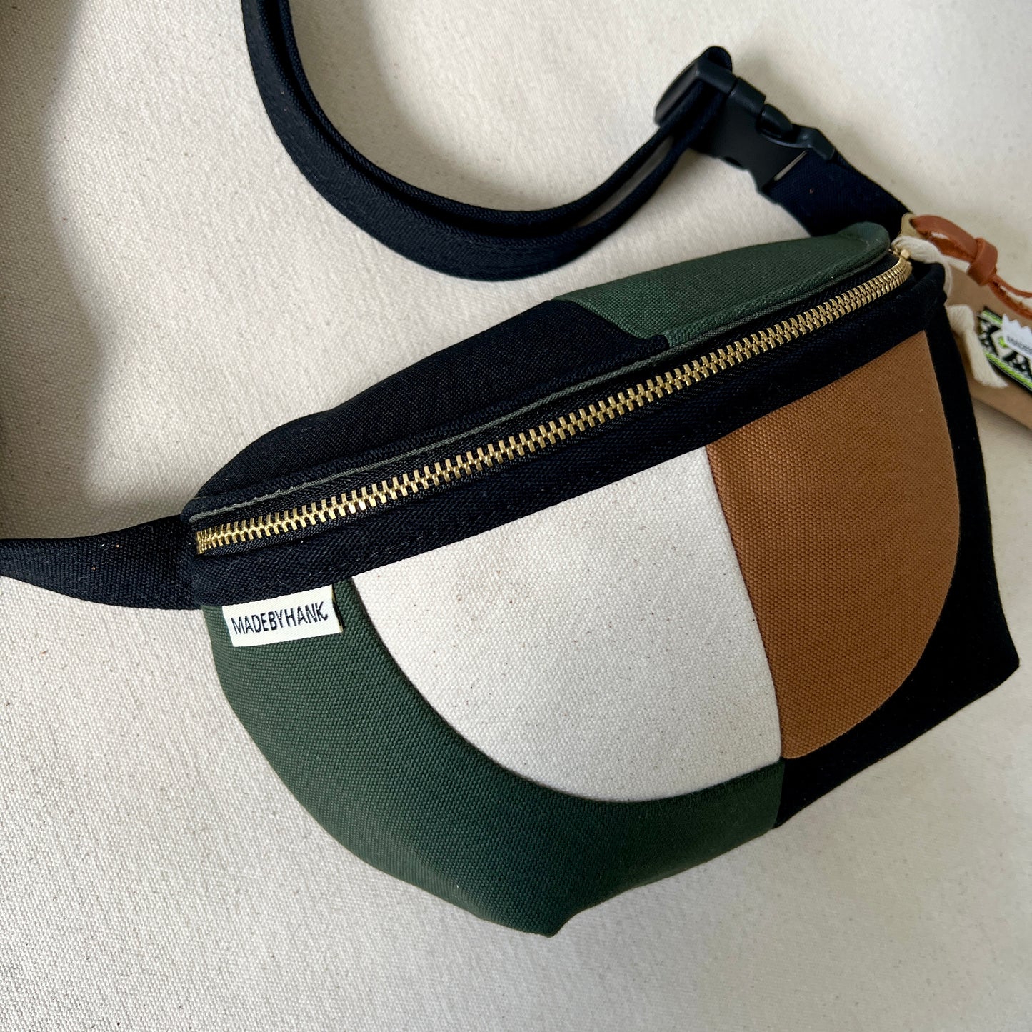 color block fanny bag, black/forest/caramel/natural
