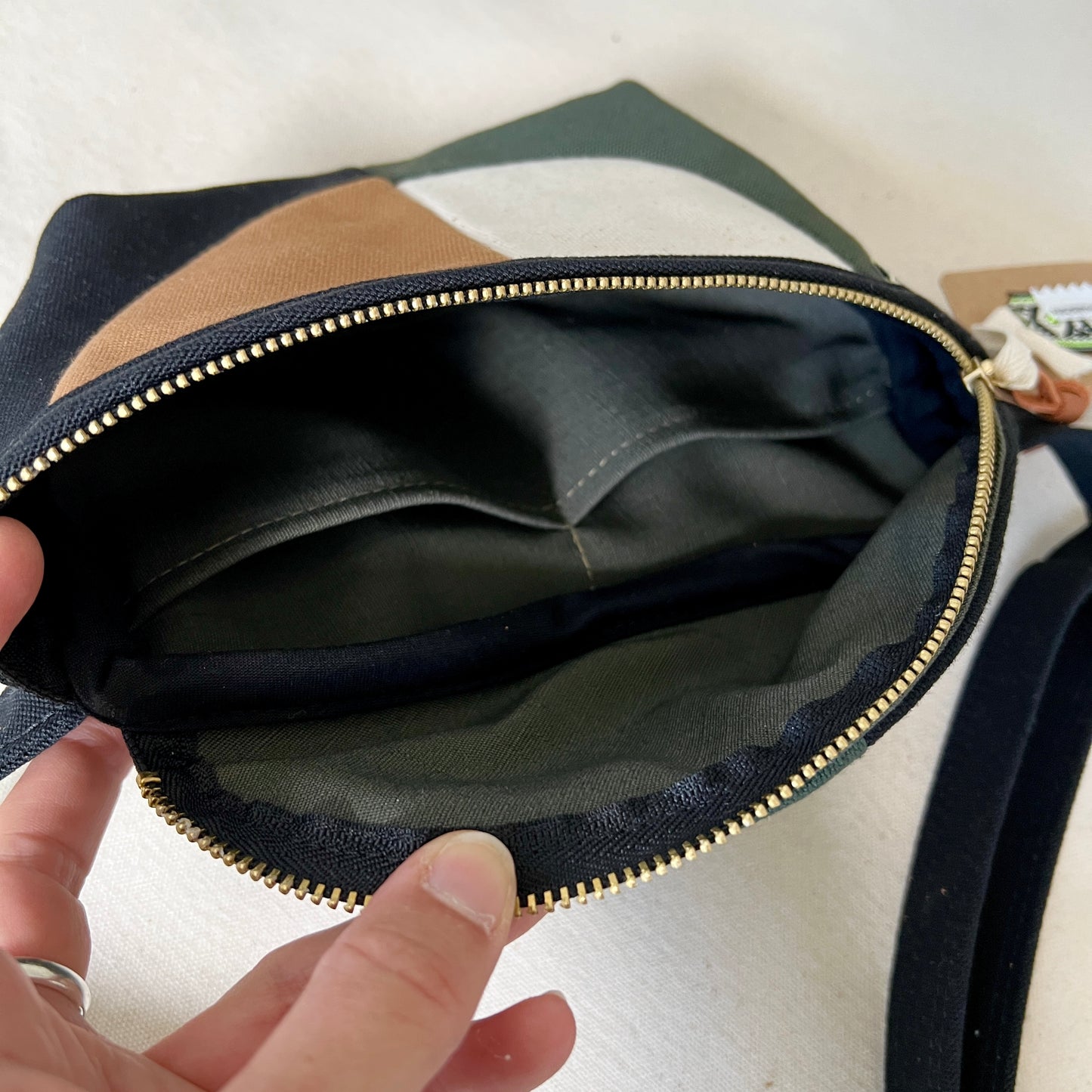 color block fanny bag, black/forest/caramel/natural