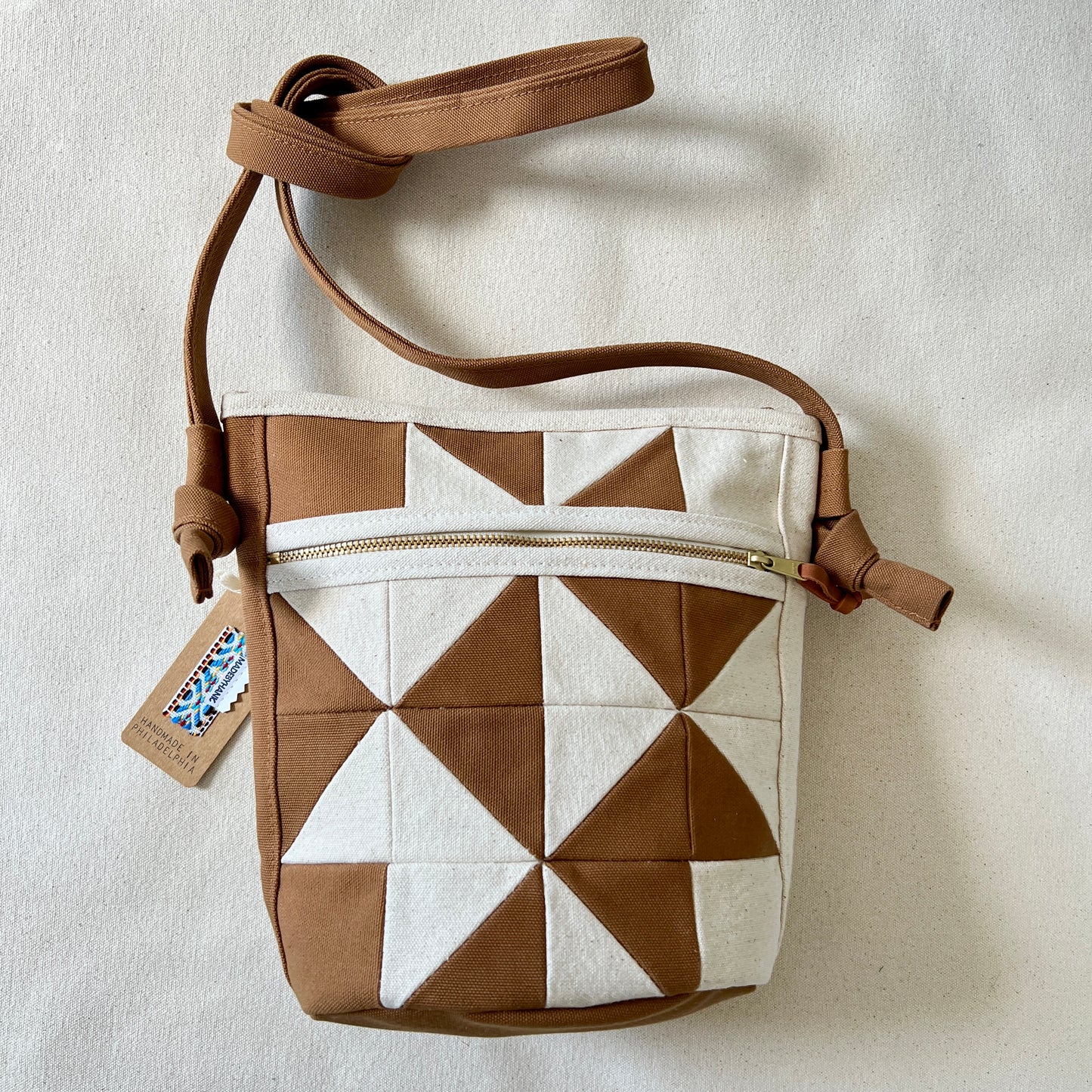 midi size bucket bag, caramel+natural/steel+forest