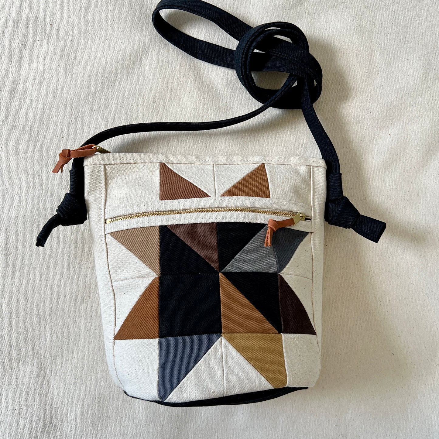 midi size bucket bag, caramel browns/black/gray