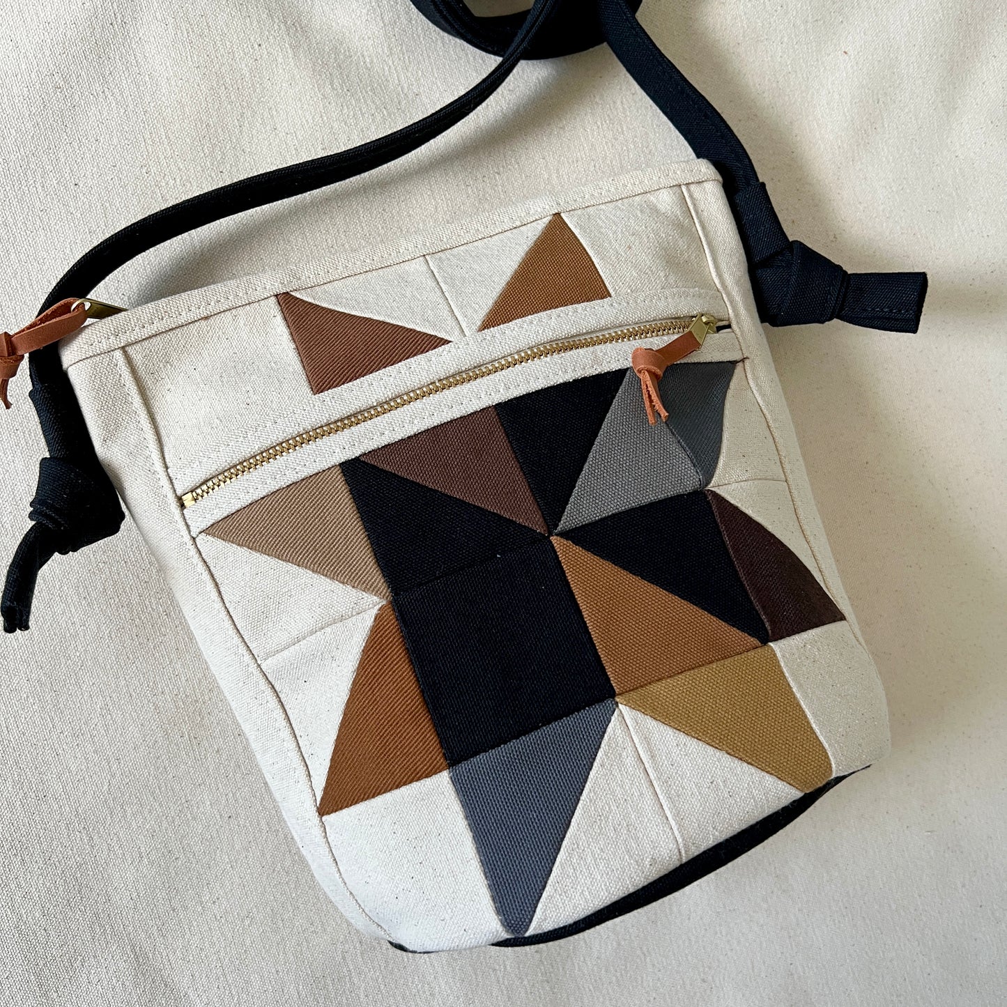 midi size bucket bag, caramel browns/black/gray
