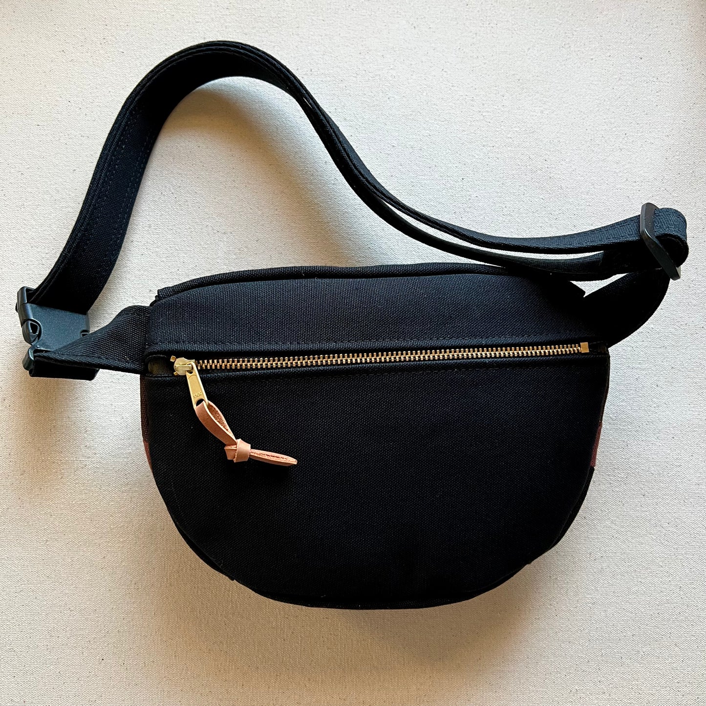 checkerboard fanny bag, black+natural with forest+caramel
