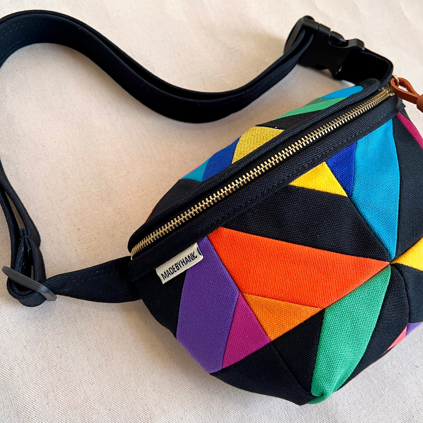 kaleidoscope fanny bag, extra bright rainbow-ish (black)