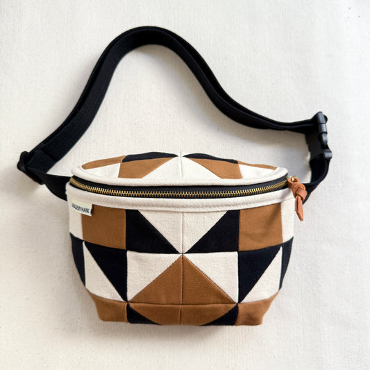 sawtooth star fanny bag, natural with caramel + black