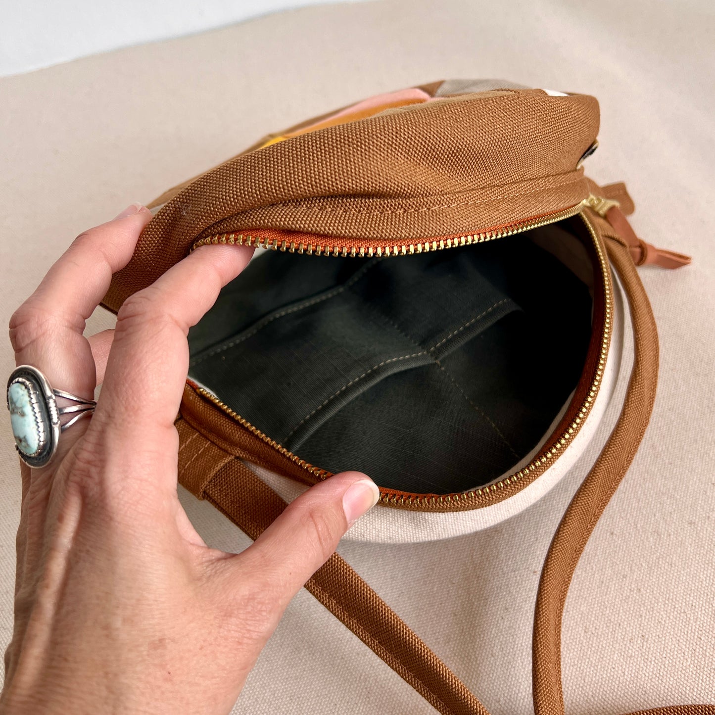 circle crossbody, caramel/ochre/sunshine/peach