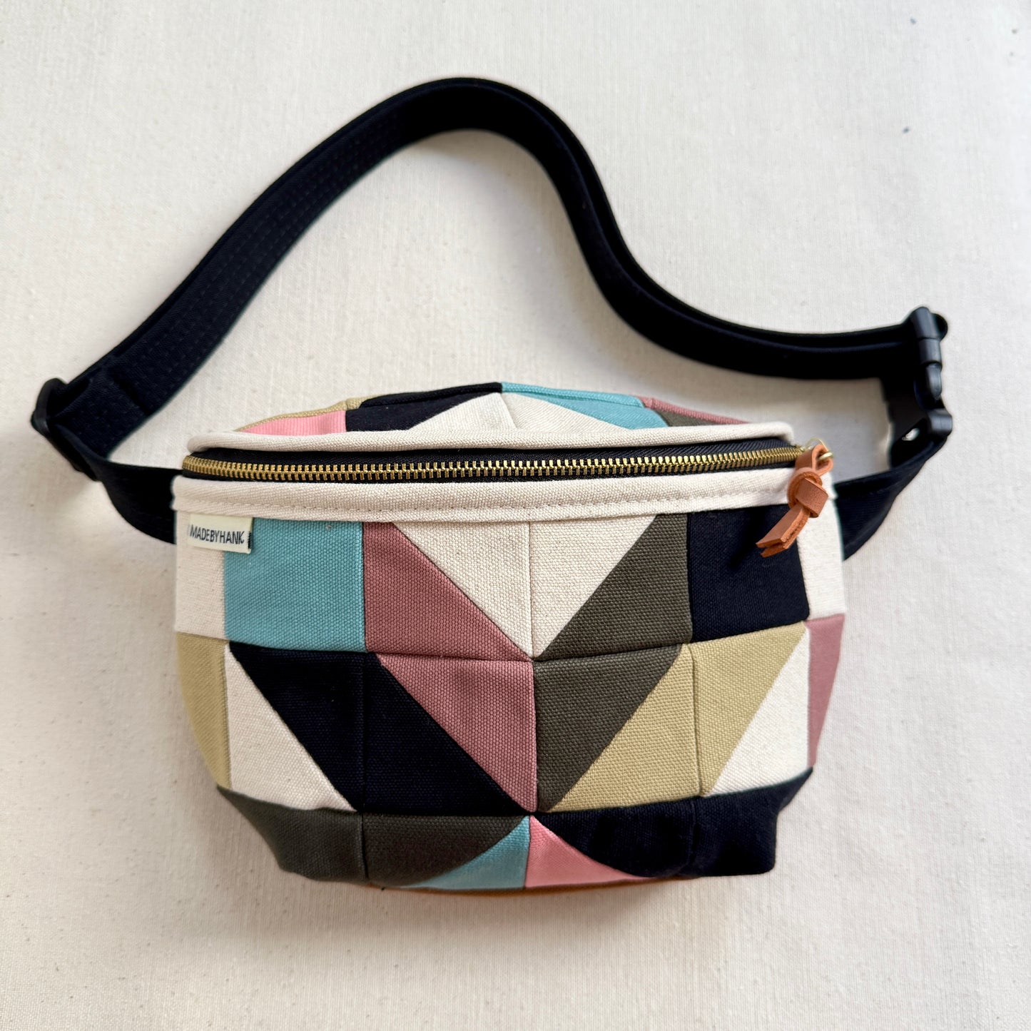 pinwheel star fanny bag, natural with mauve/black/forest/steel/honey/pink