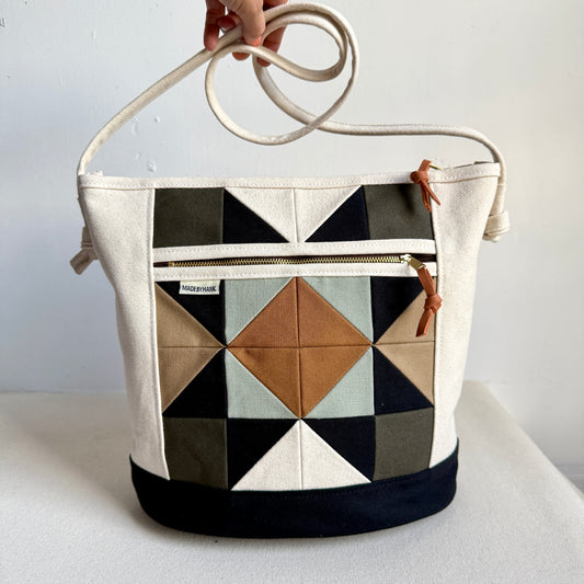 large bucket bag with separating zipper, natural/ seaglass/caramel/forest/black