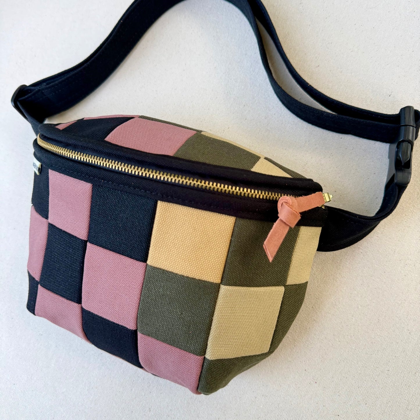 checkerboard fanny bag, mauve/black/forest/sand