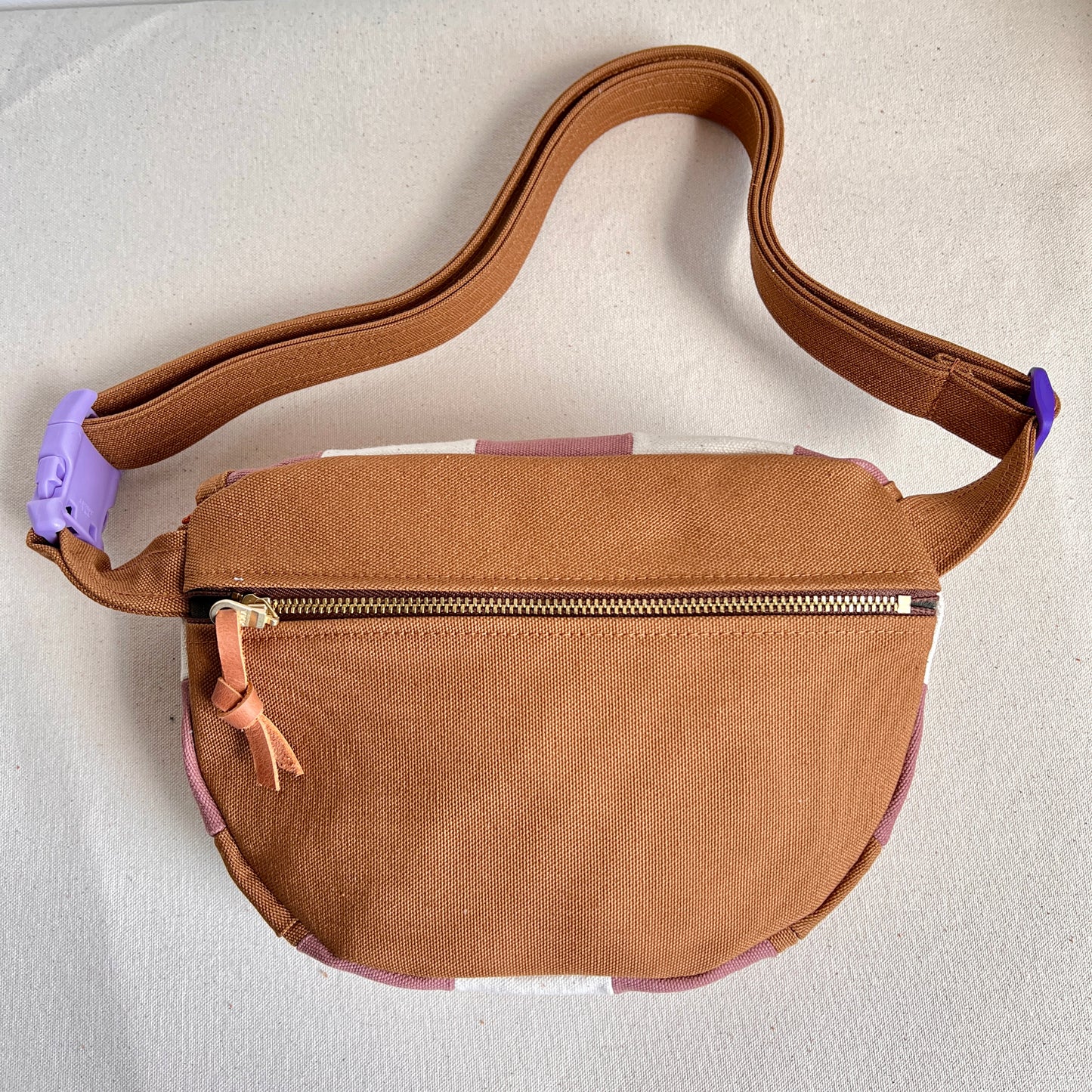 checkerboard fanny bag, mauve+natural with small strawberries