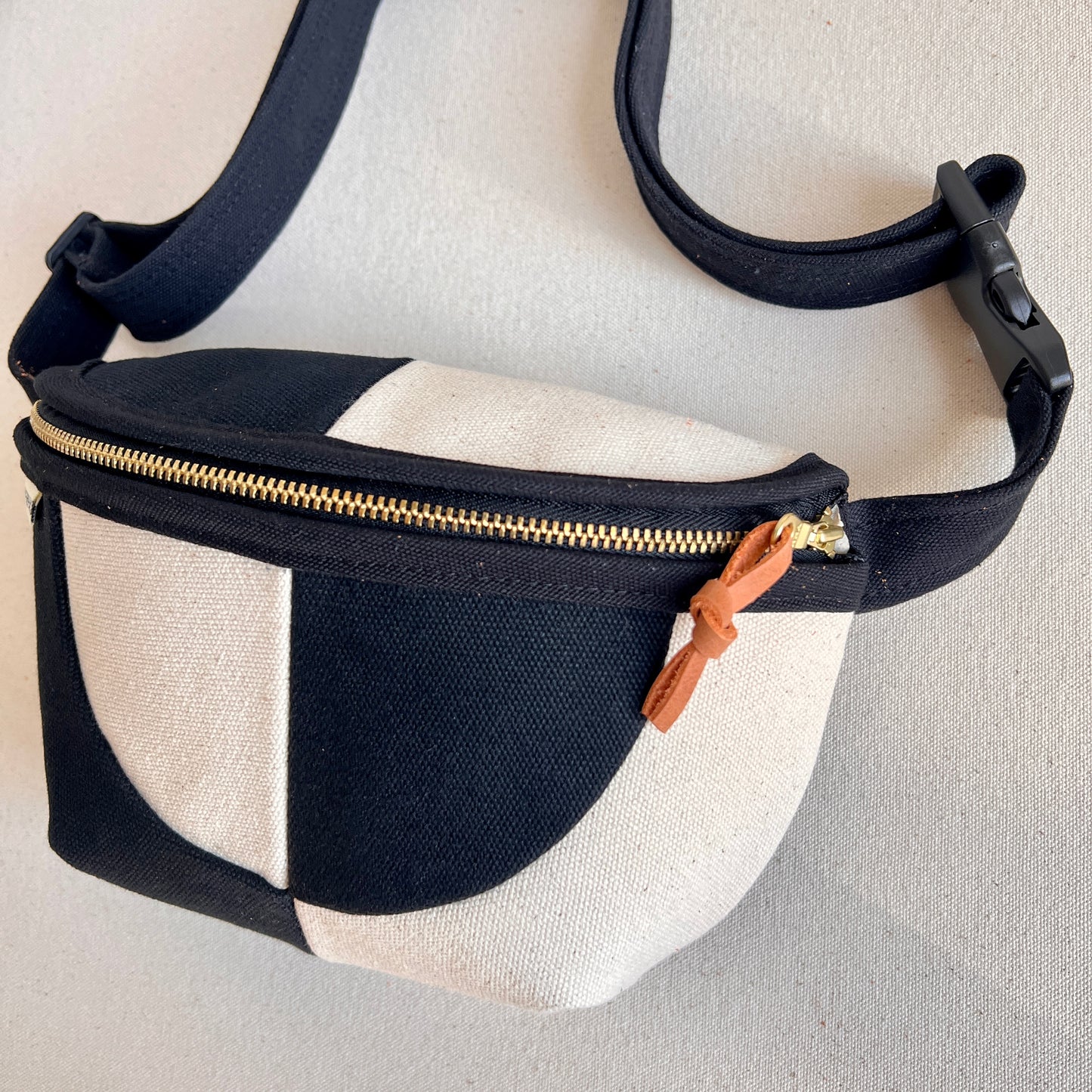 **PRE-ORDER** color block fanny bag, black + natural canvas