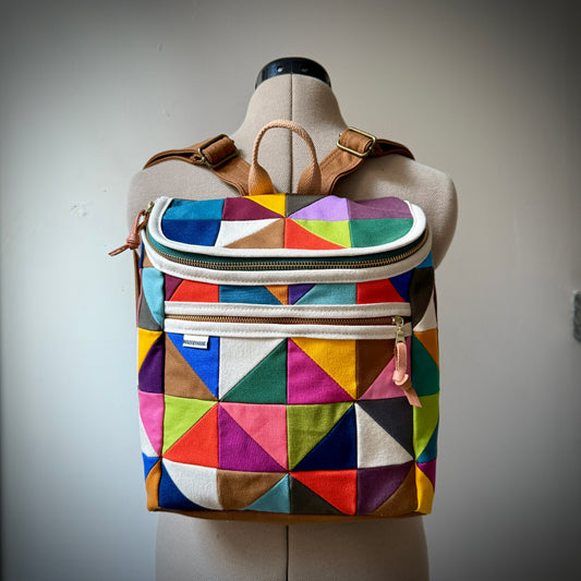original size backpack, party triangles (caramel)
