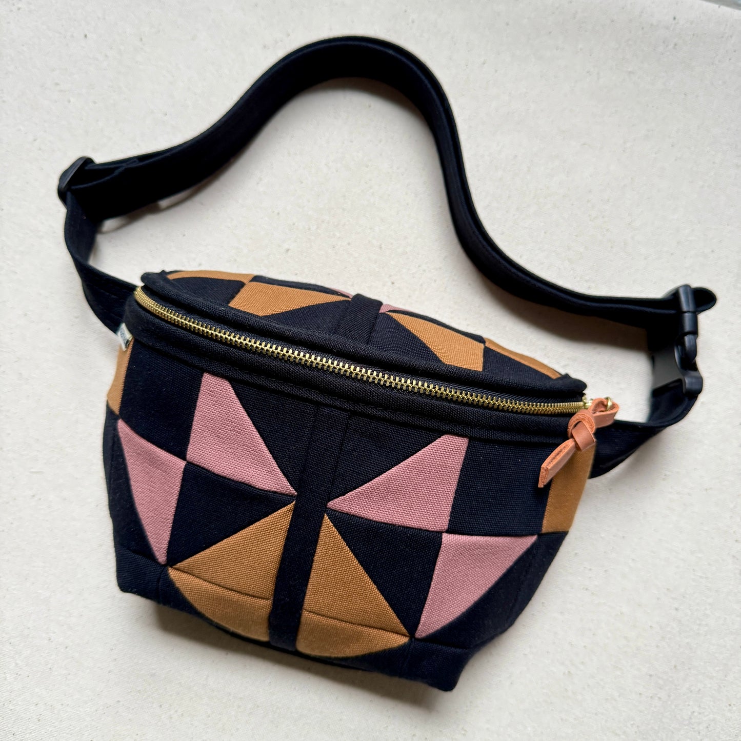 quilt star fanny bag, black with mauve + caramel
