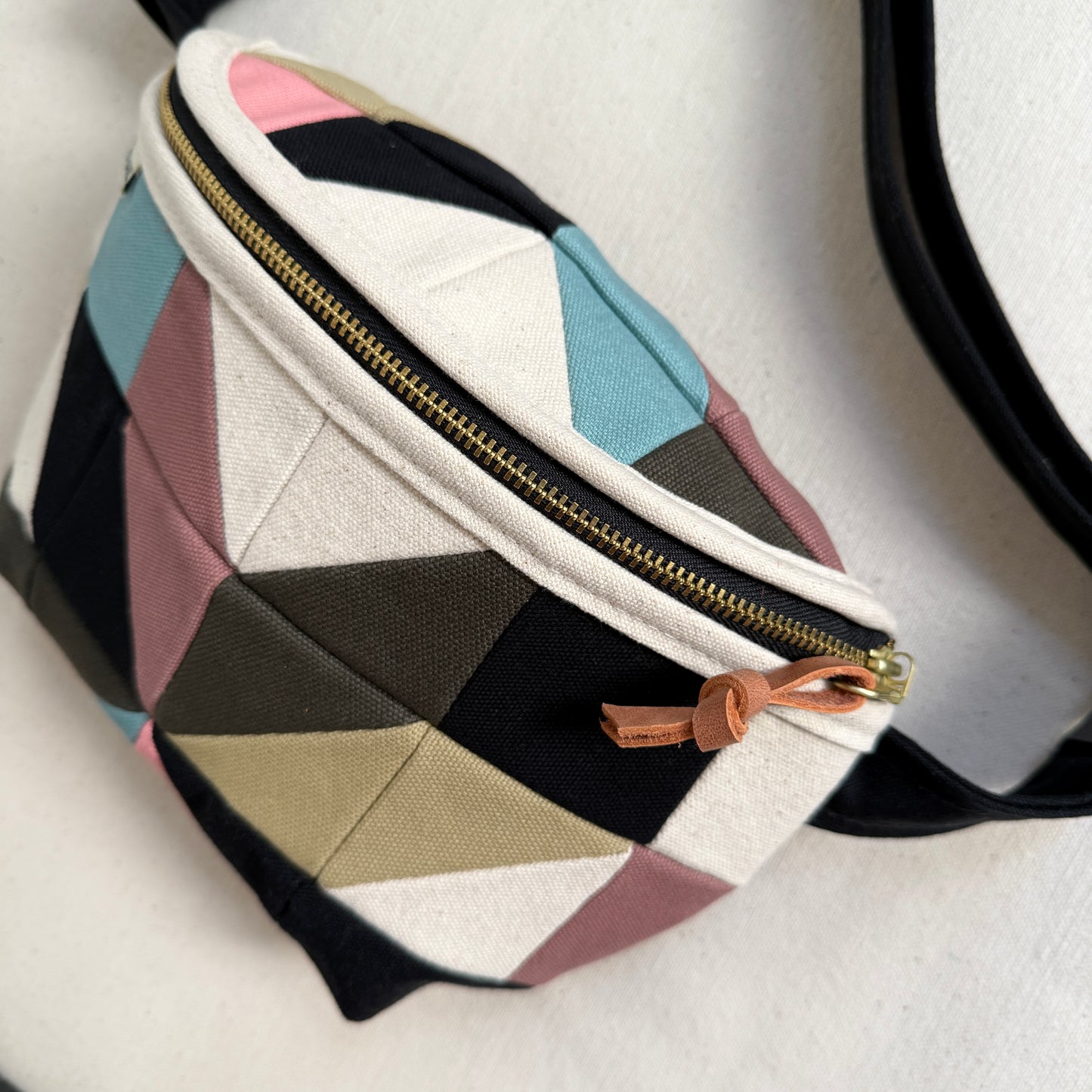 pinwheel star fanny bag, natural with mauve/black/forest/steel/honey/pink