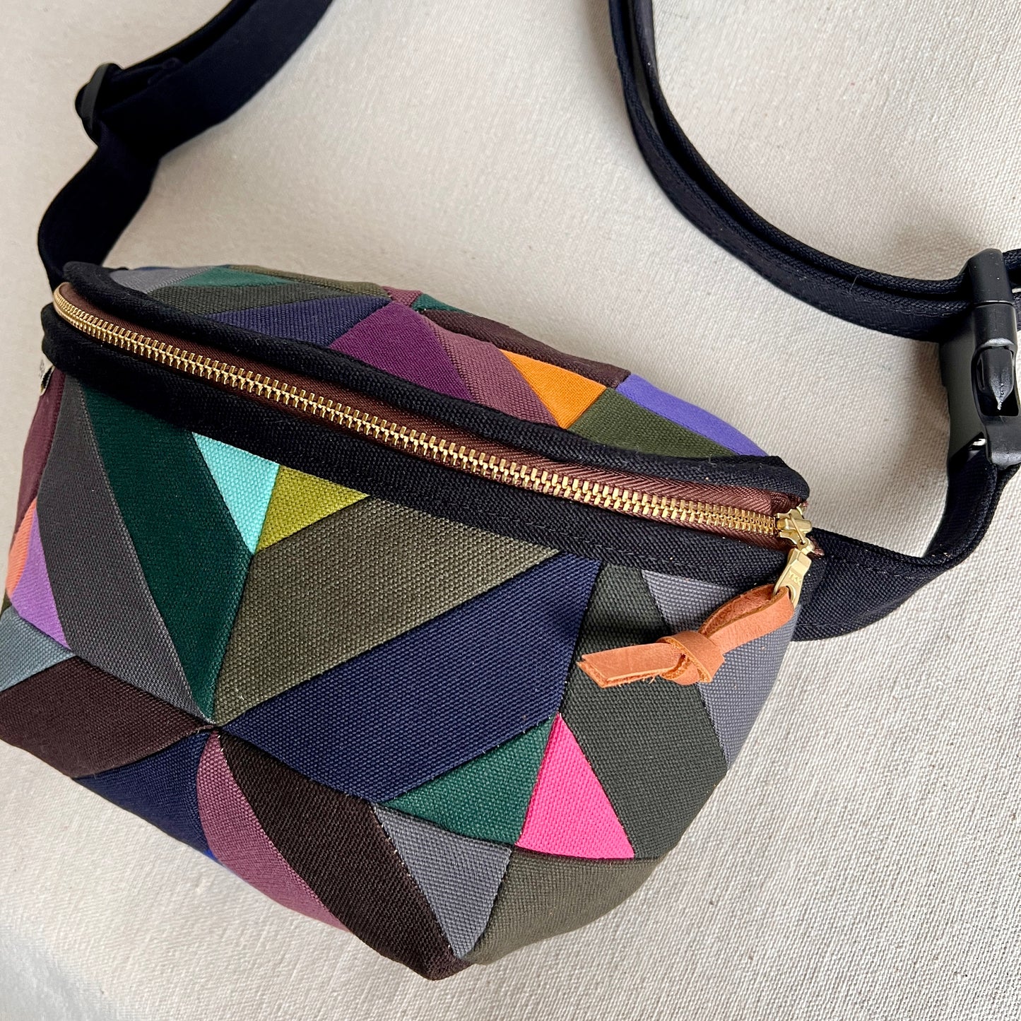 kaleidoscope fanny bag, midnight/charcoal/spruce/raisin etc