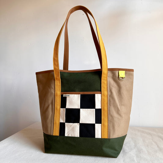*PRE-ORDER* the very big tote in forest and sandstone with checkerboard