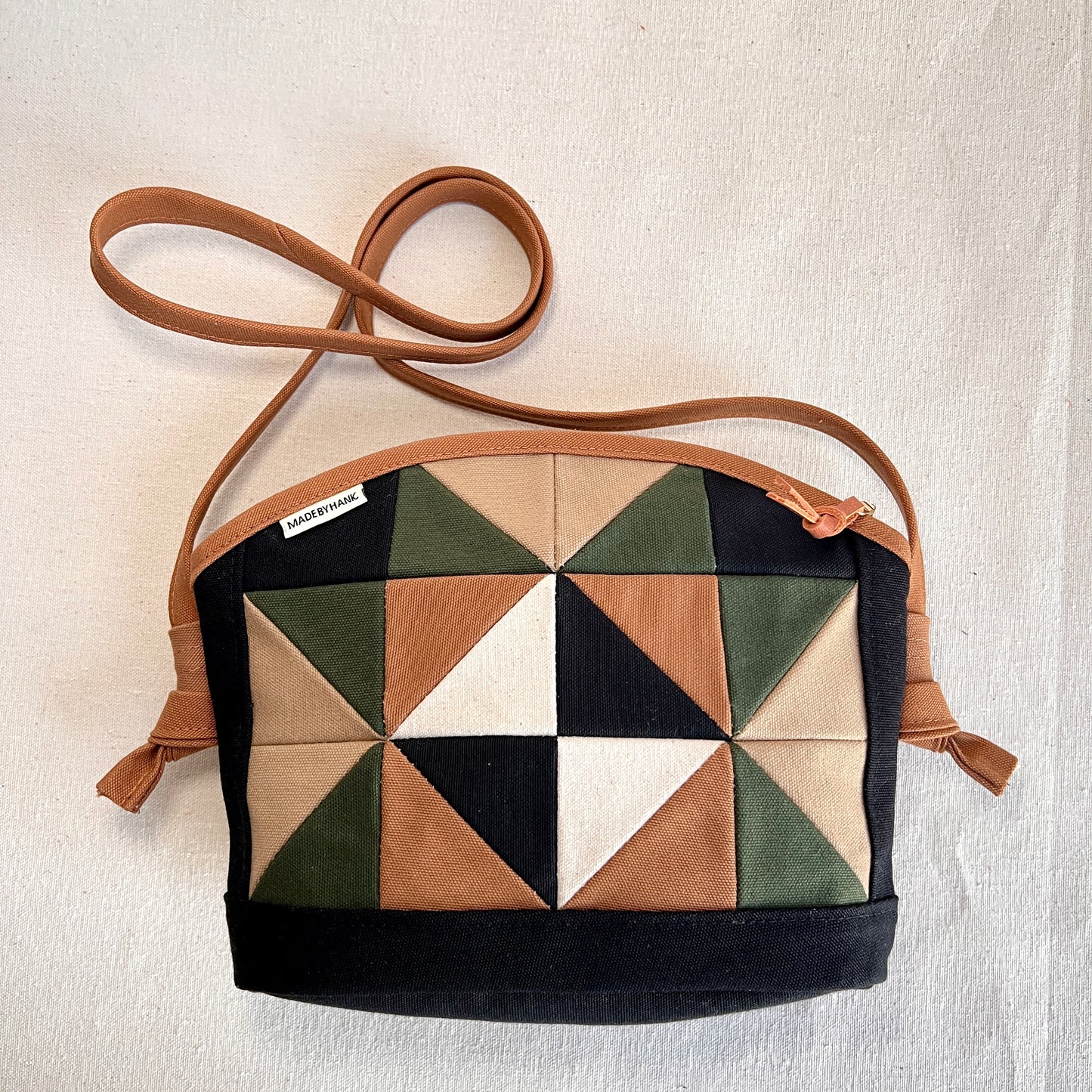 rounded-top quilt star crossbody, forest/black/sand/natural
