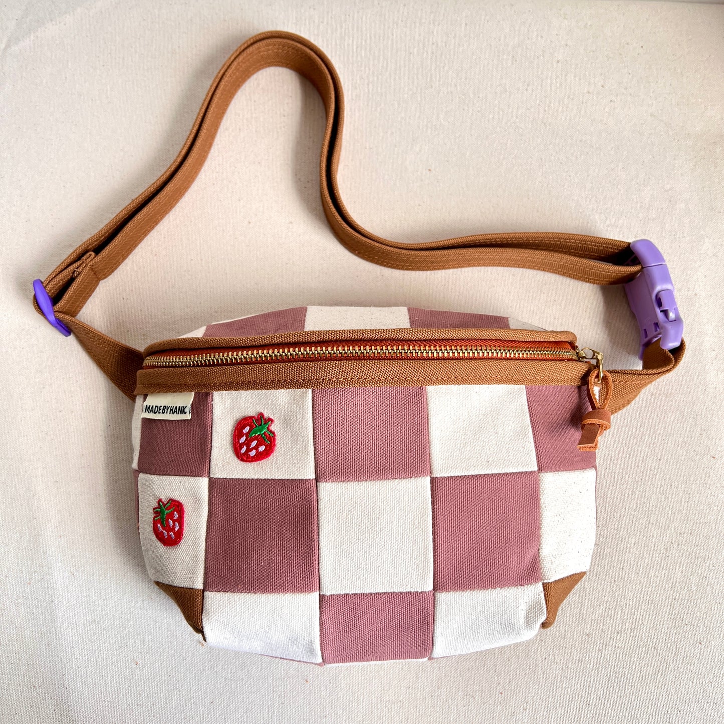 checkerboard fanny bag, mauve+natural with small strawberries