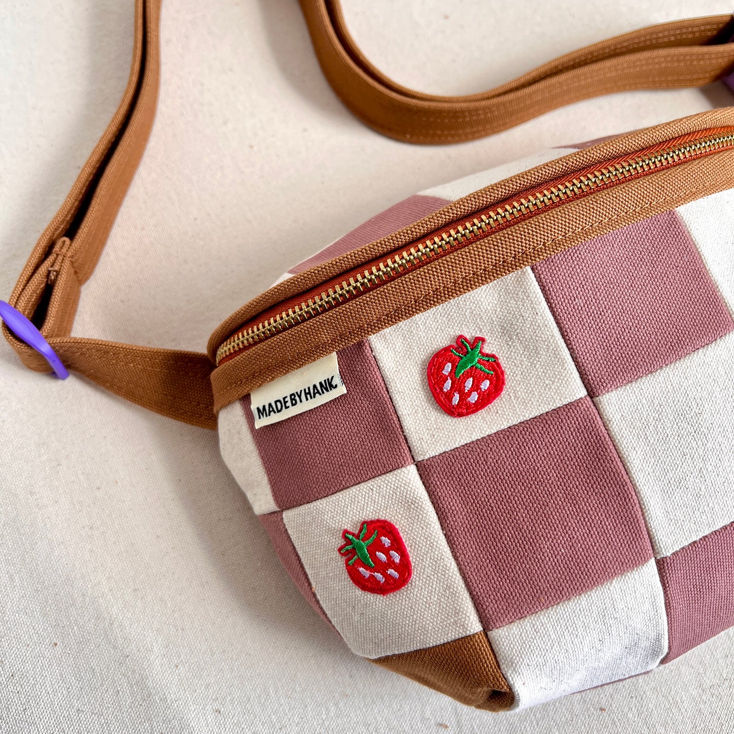 checkerboard fanny bag, mauve+natural with small strawberries