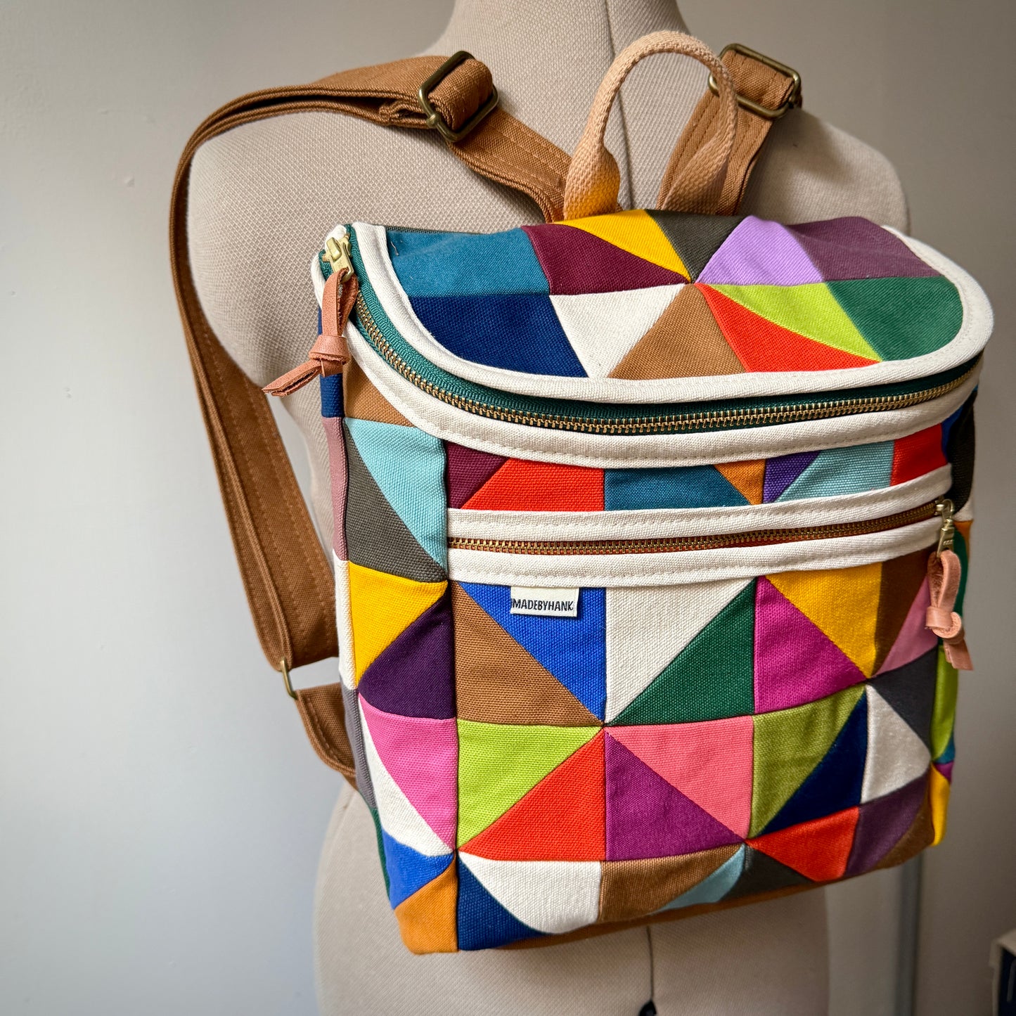 original size backpack, party triangles (caramel)