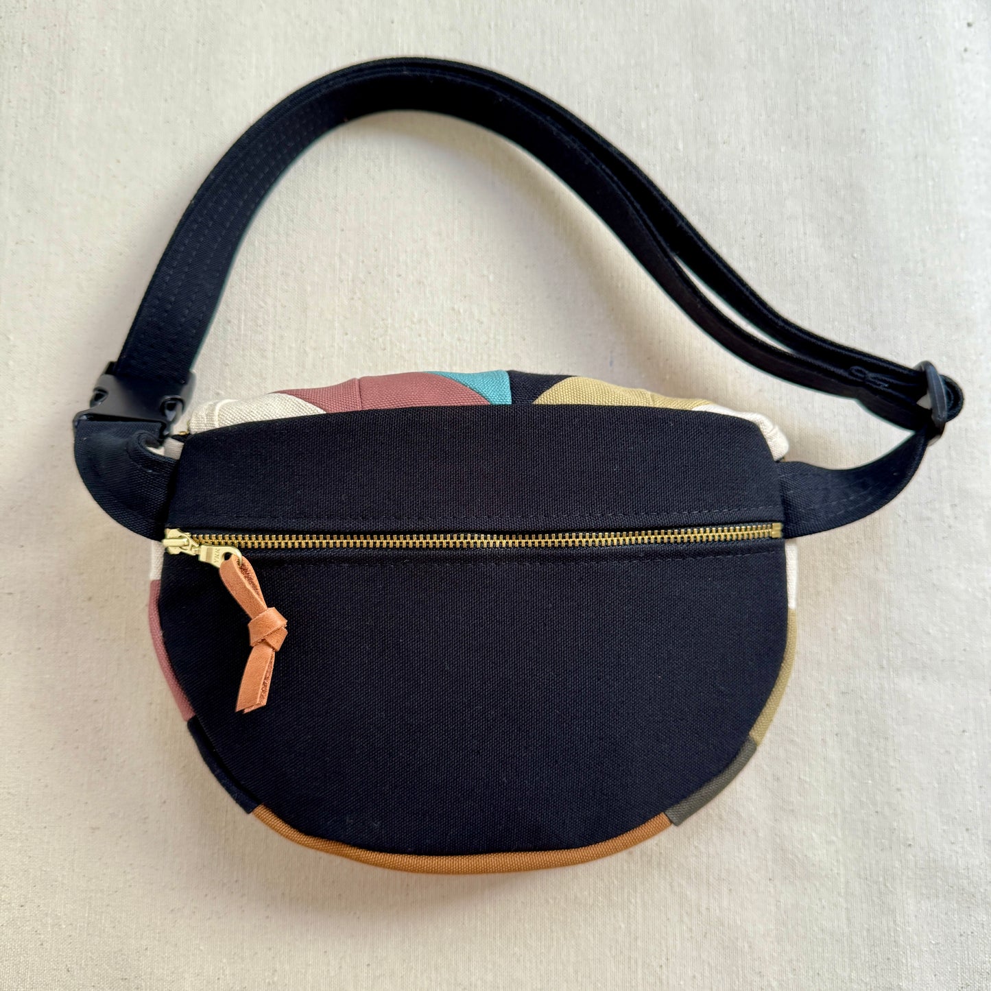 pinwheel star fanny bag, natural with mauve/black/forest/steel/honey/pink