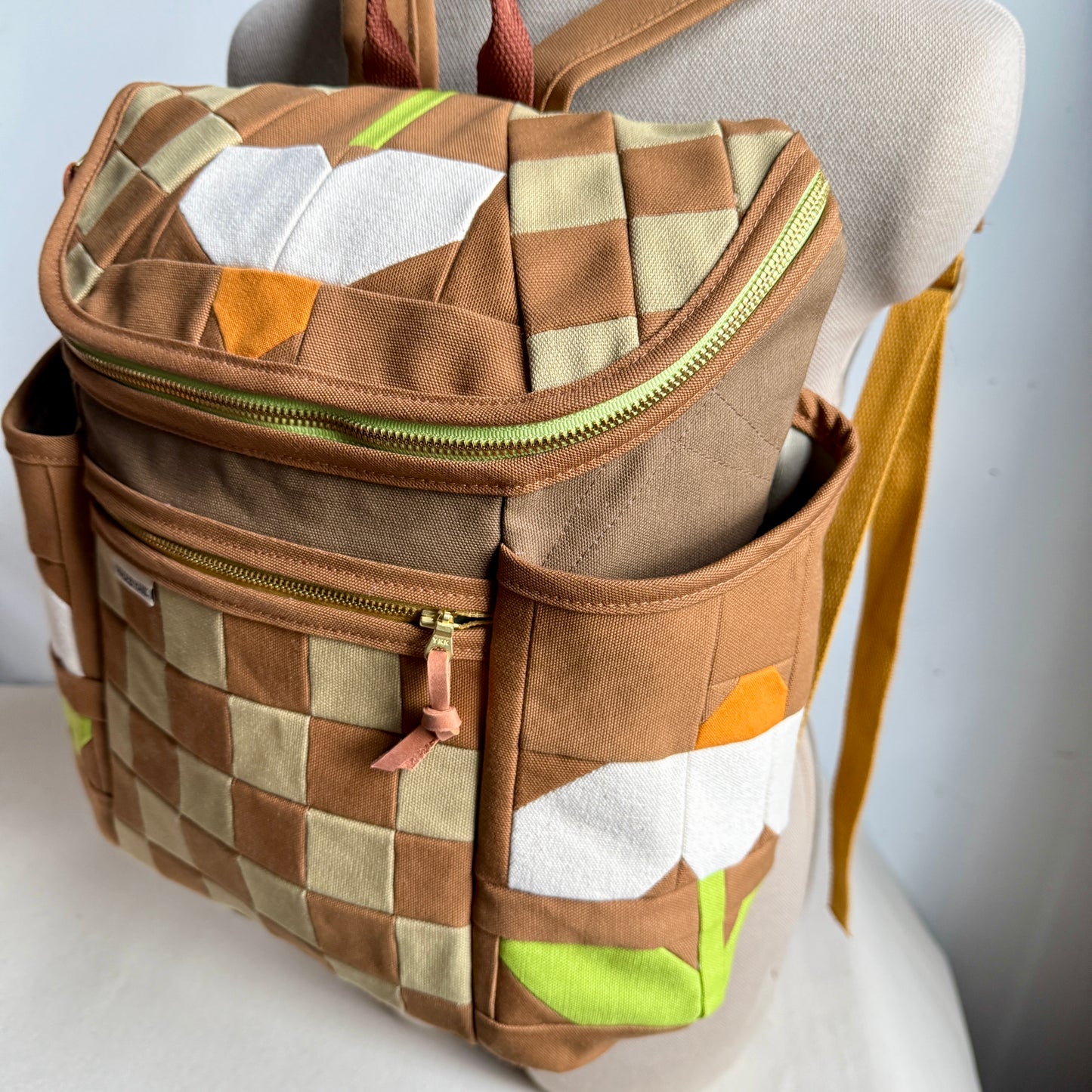 **PRE-ORDER** Roomier Backpack with side pockets, Honey + Caramel with Daisies