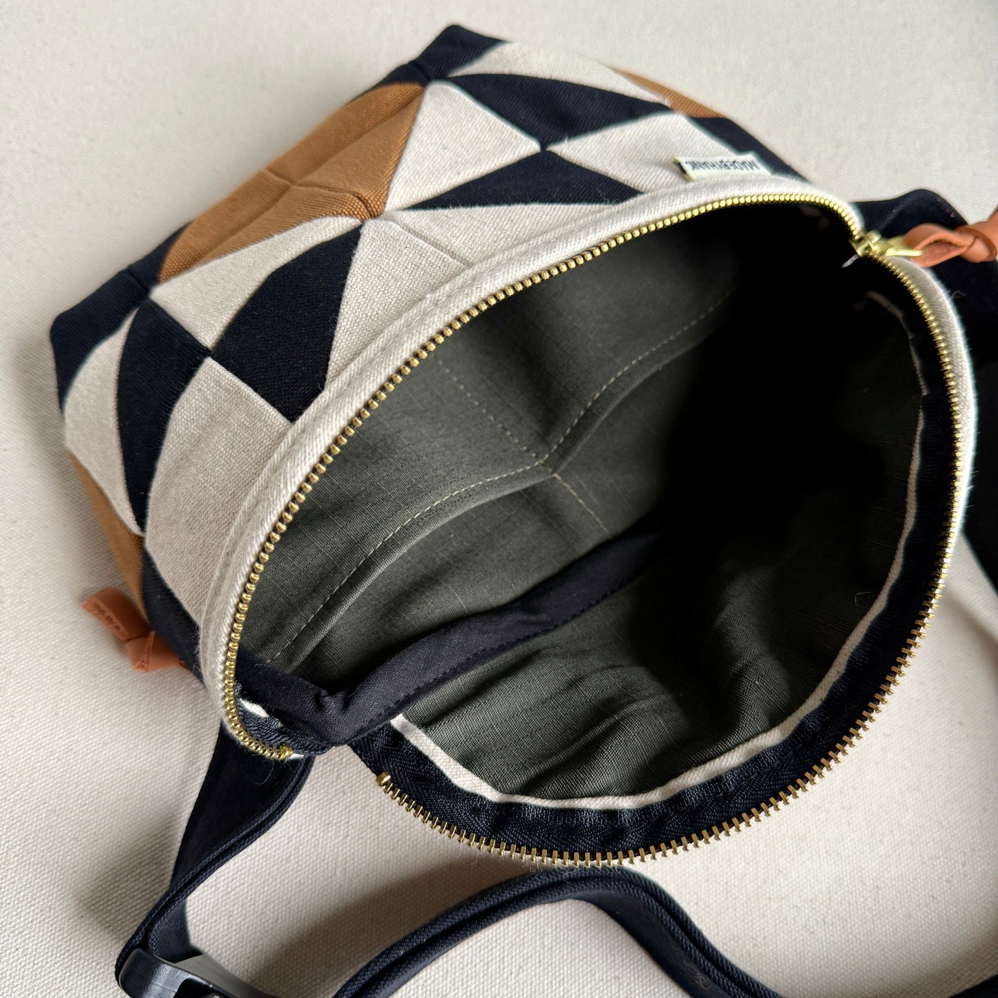 sawtooth star fanny bag, natural with caramel + black