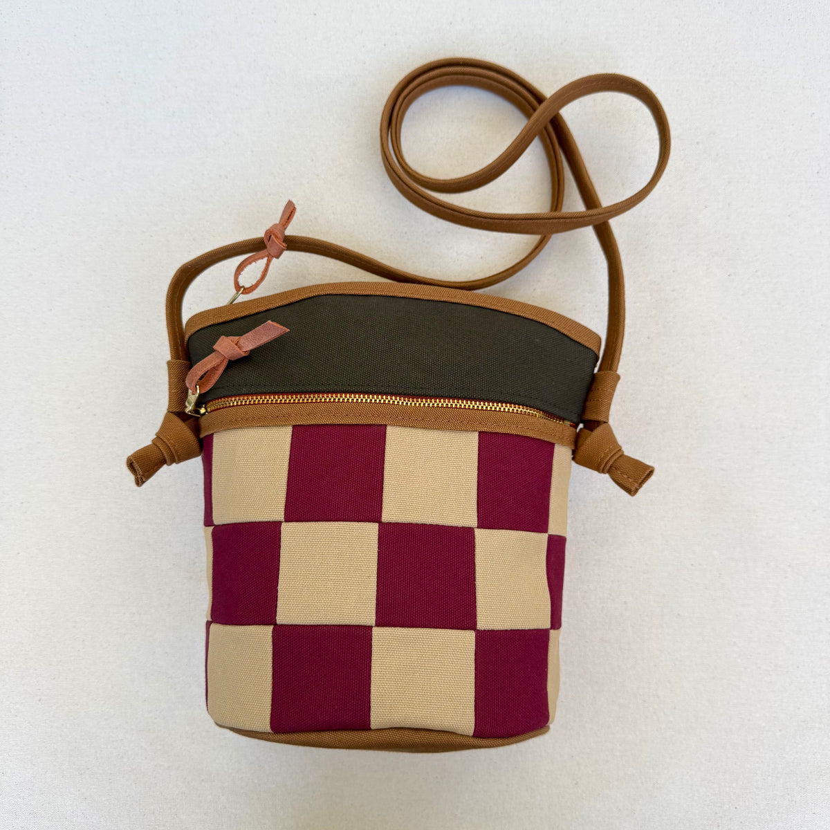 The Emmy Crossbody, pieced work tulip in mauve with flamingo pink and celery