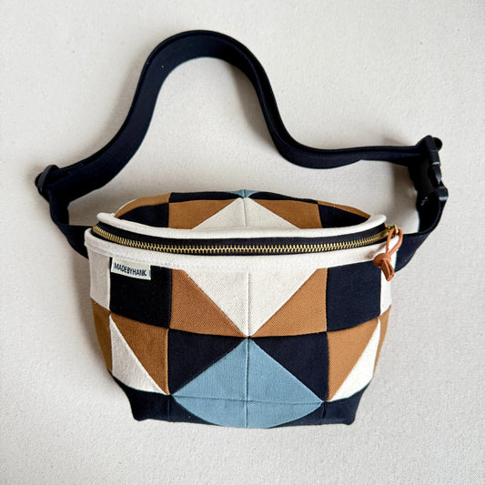 quilt star fanny bag, natural with black/caramel/steel blue