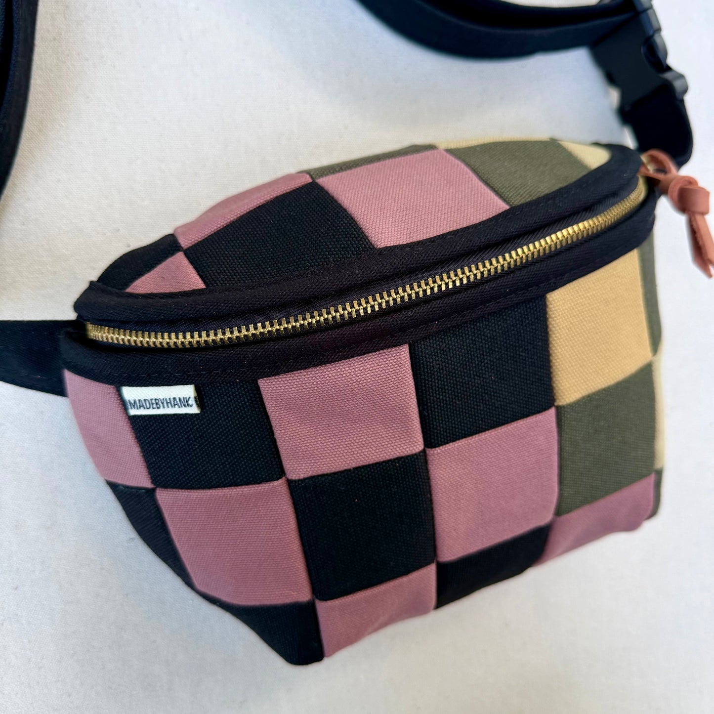 checkerboard fanny bag, mauve/black/forest/sand