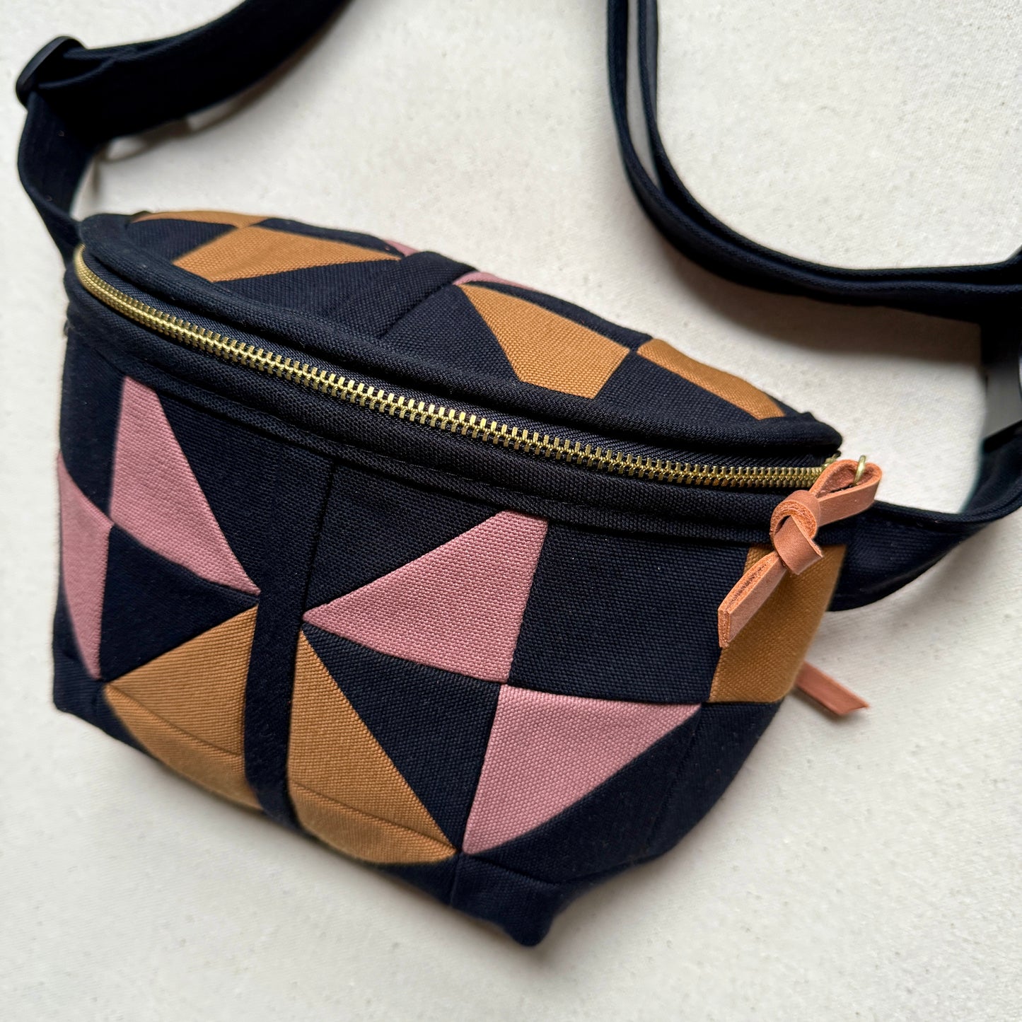 quilt star fanny bag, black with mauve + caramel
