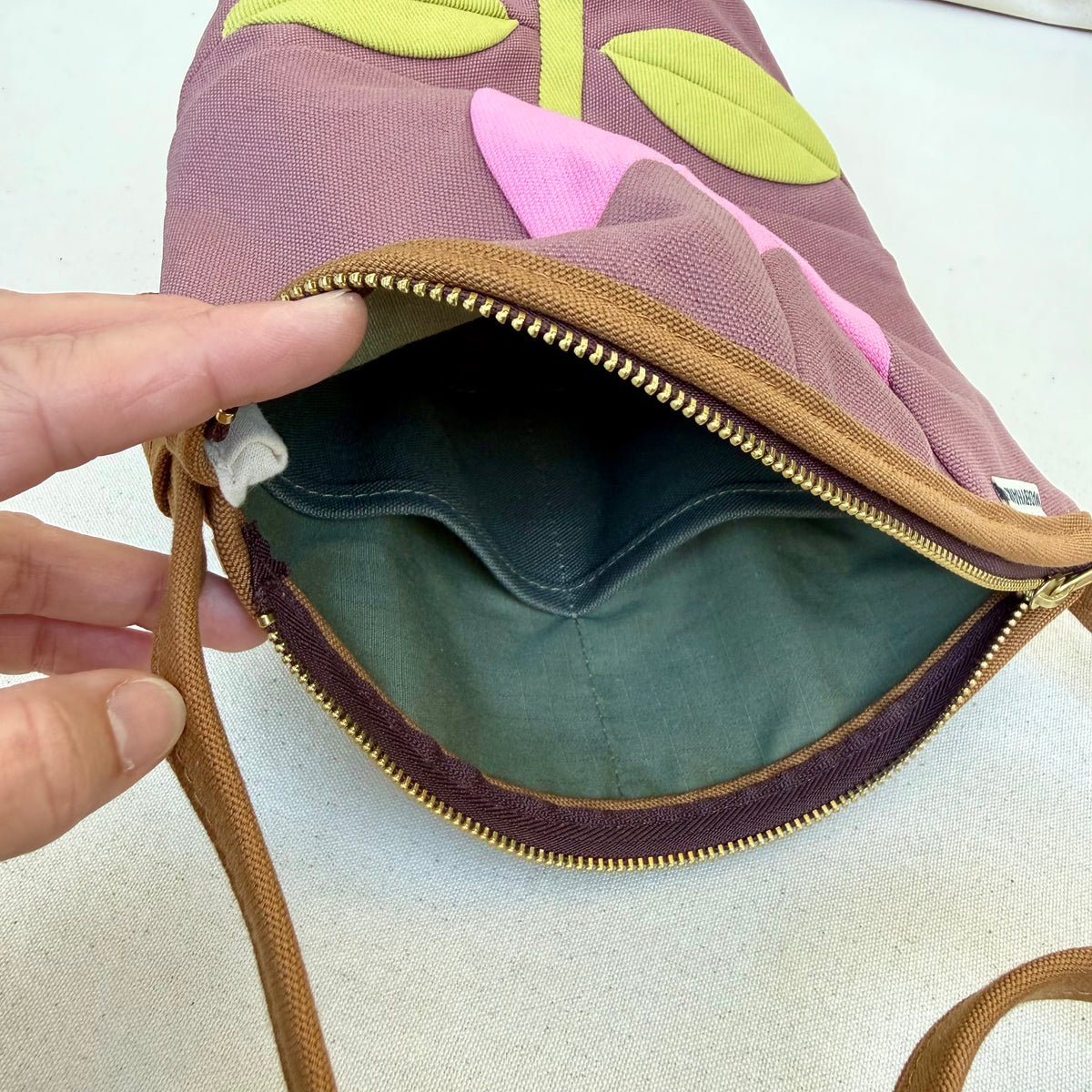 The Emmy Crossbody, pieced work tulip in mauve with flamingo pink and celery