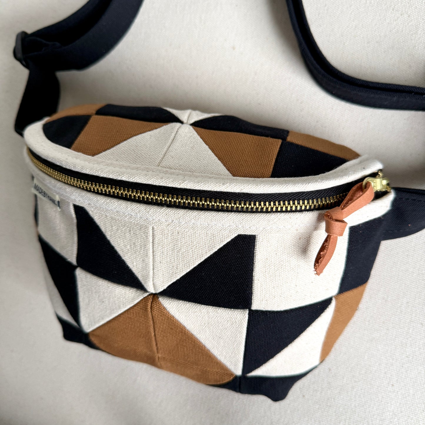 sawtooth star fanny bag, natural with caramel + black