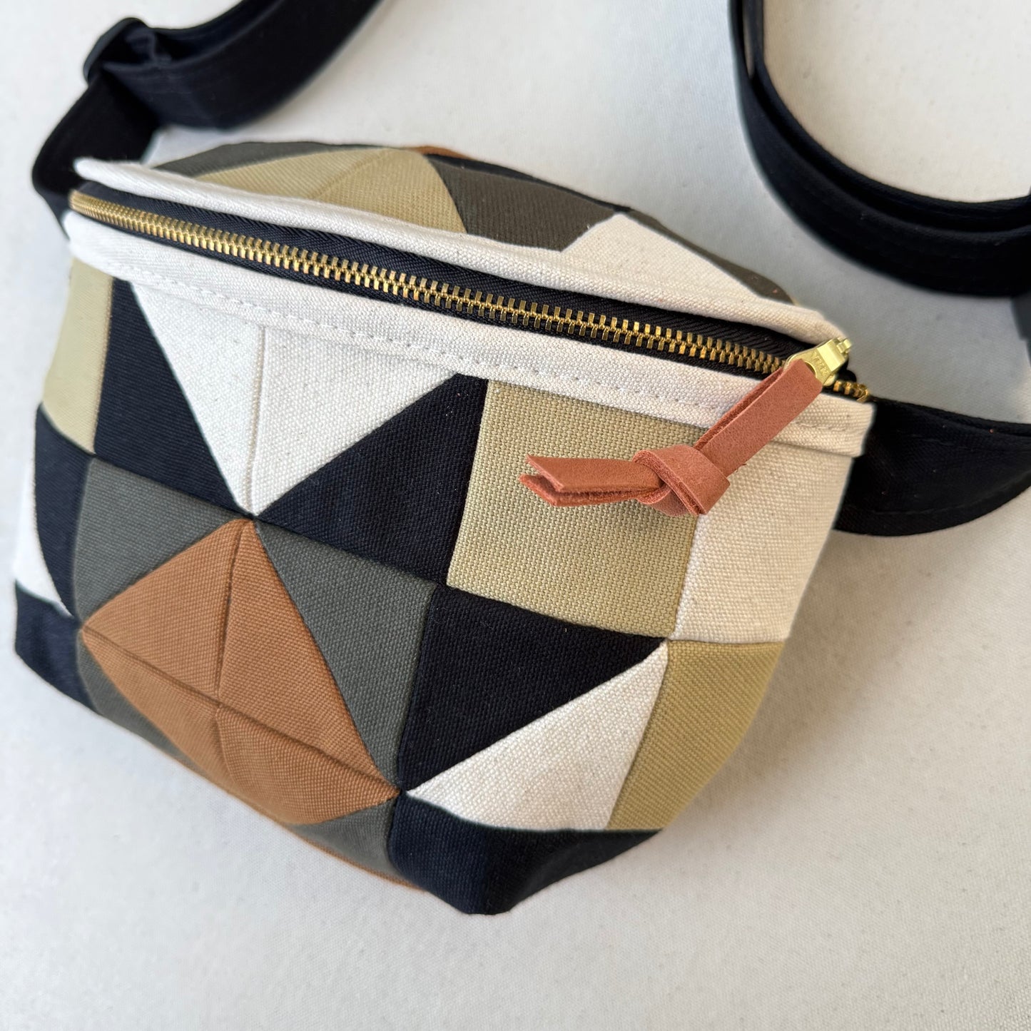 quilt star fanny bag, natural/black/forest/caramel/sand