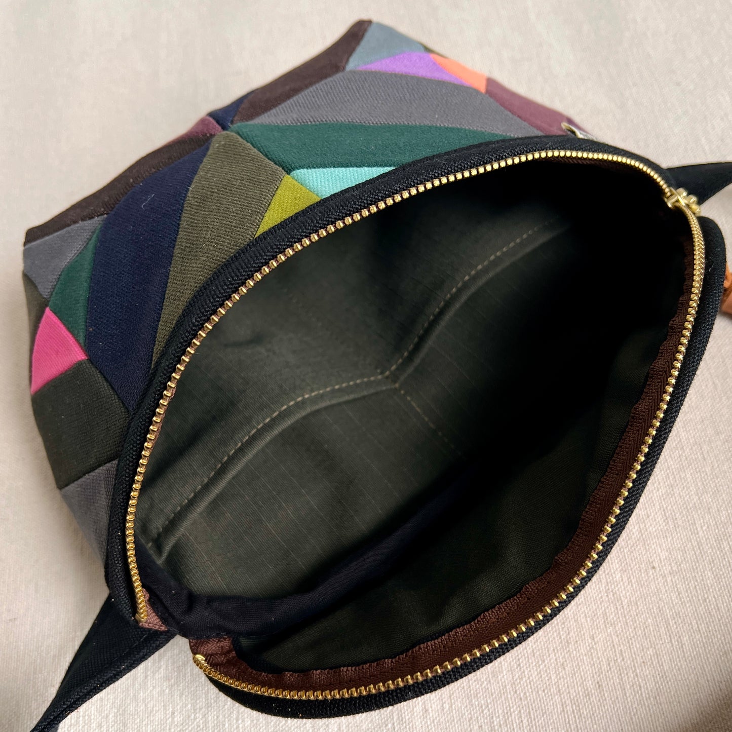 kaleidoscope fanny bag, midnight/charcoal/spruce/raisin etc