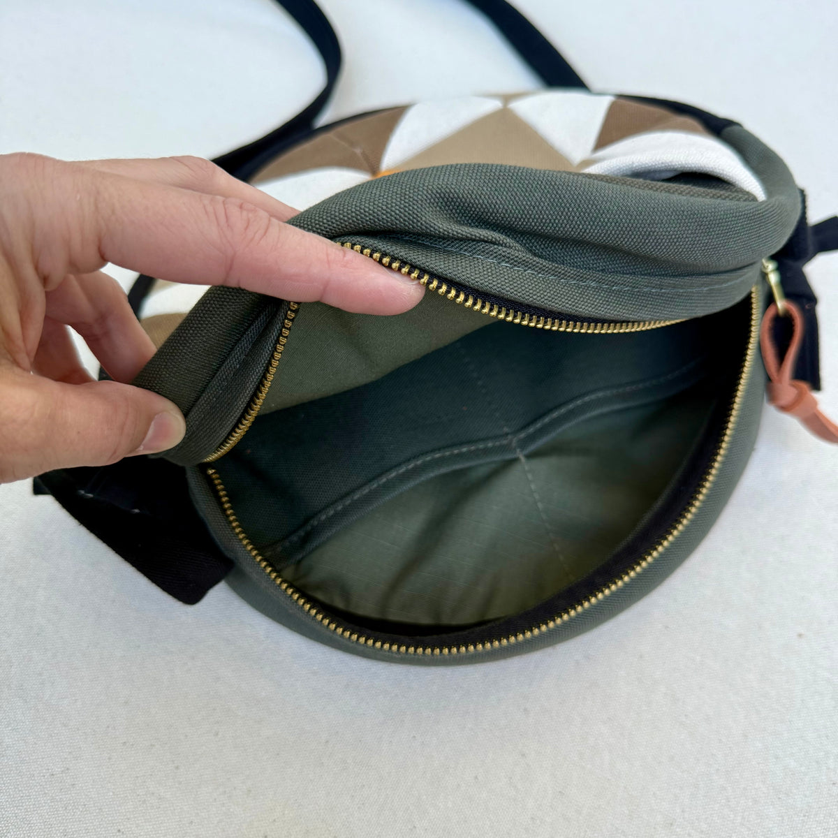 quilt star circle crossbody, natural/sand/mushroom/apricot/dark olive