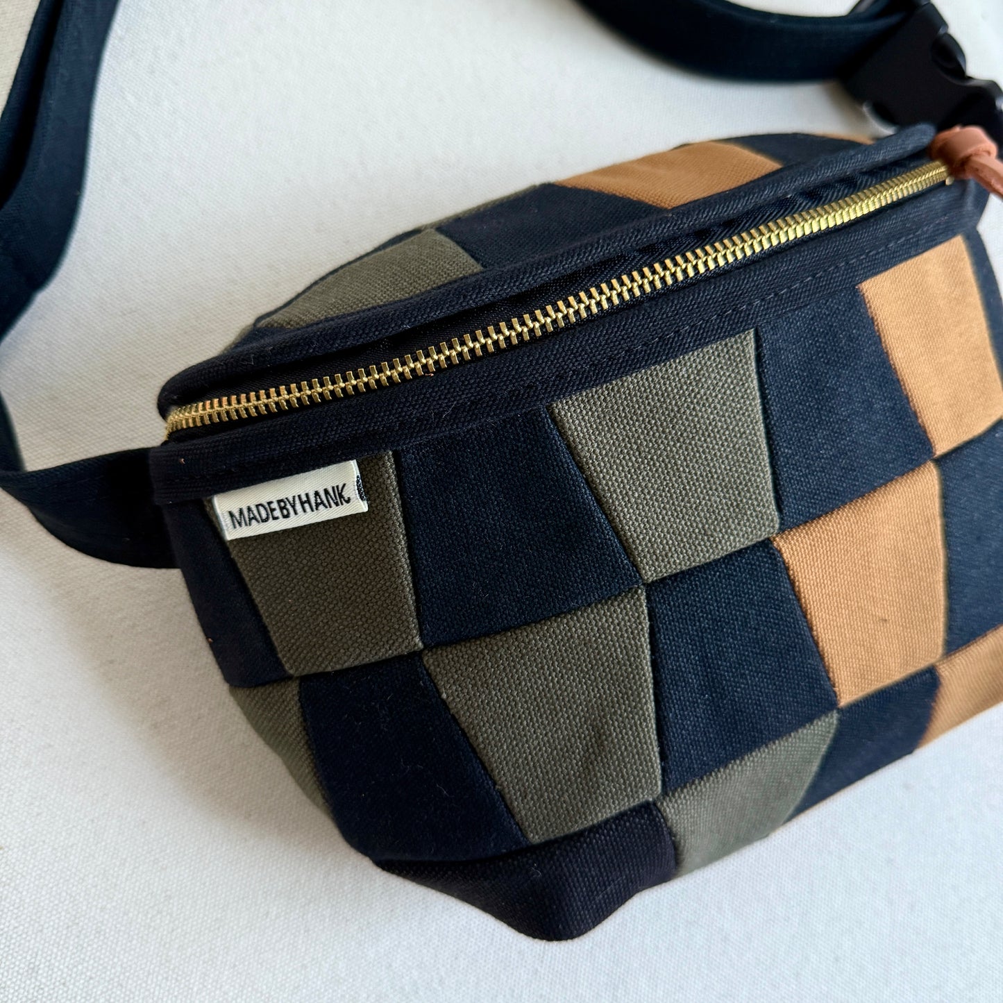 trapezoid checkerboard fanny bag, forest/caramel/black