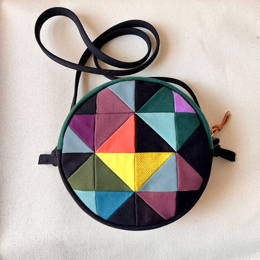 circle crossbody, black/raisin/aqua/lemon/spruce etc