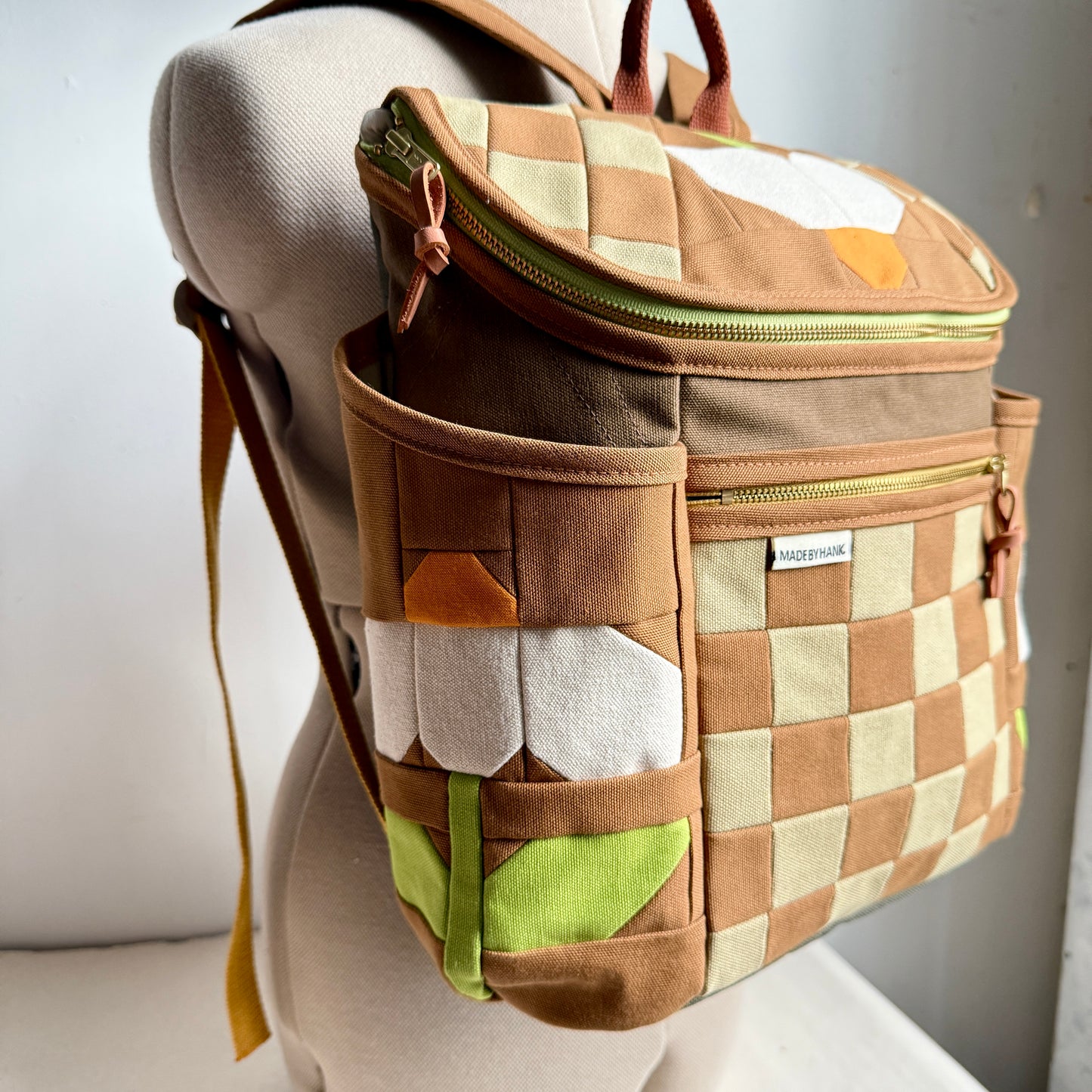 **PRE-ORDER** Roomier Backpack with side pockets, Honey + Caramel with Daisies