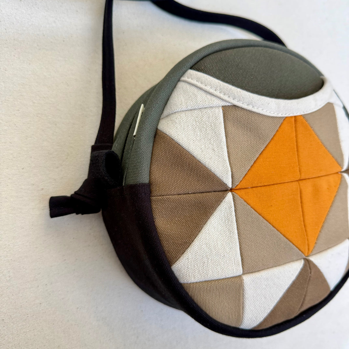 quilt star circle crossbody, natural/sand/mushroom/apricot/dark olive