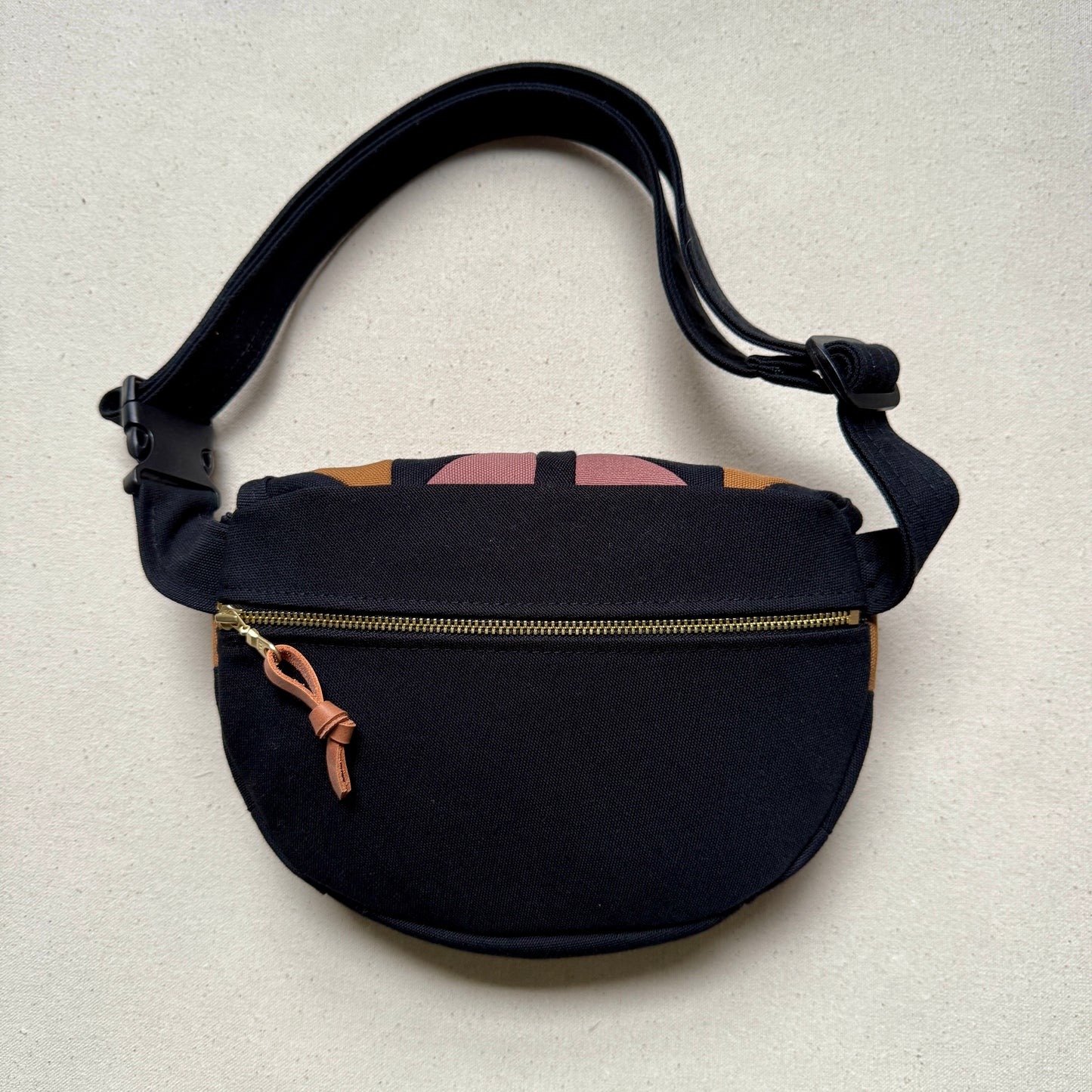 quilt star fanny bag, black with mauve + caramel
